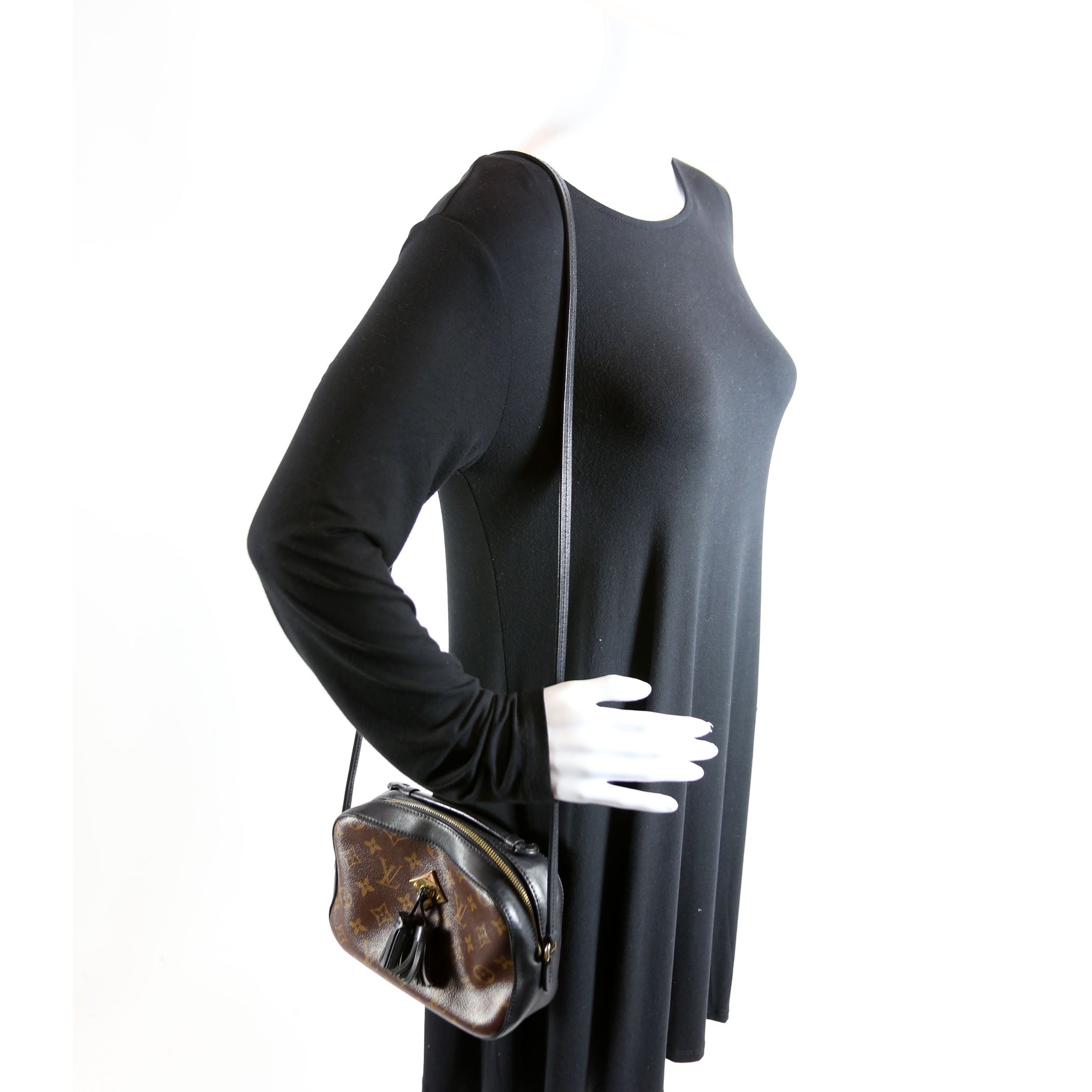 Saintogne Monogram Black