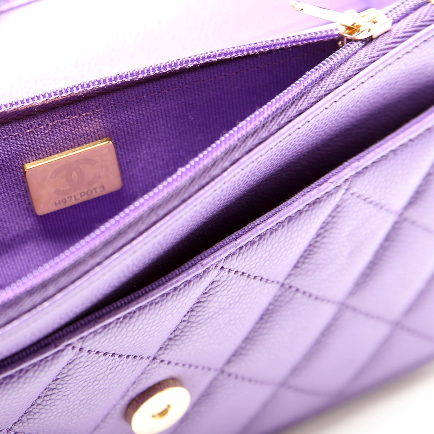WOC Classic Quilted Caviar RFID Purple