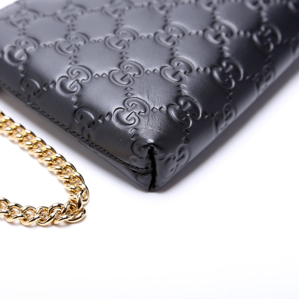428449 GG Leather Wristlet Black