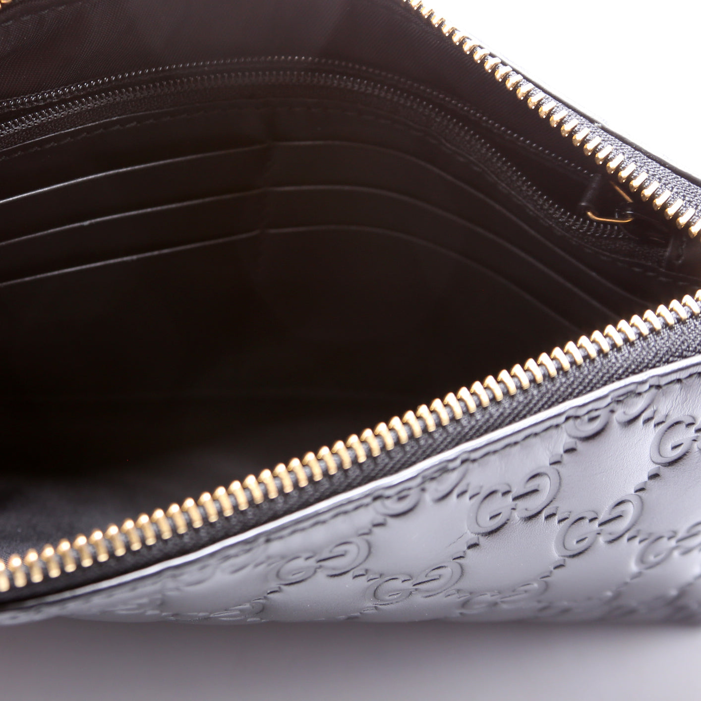 428449 GG Leather Wristlet Black