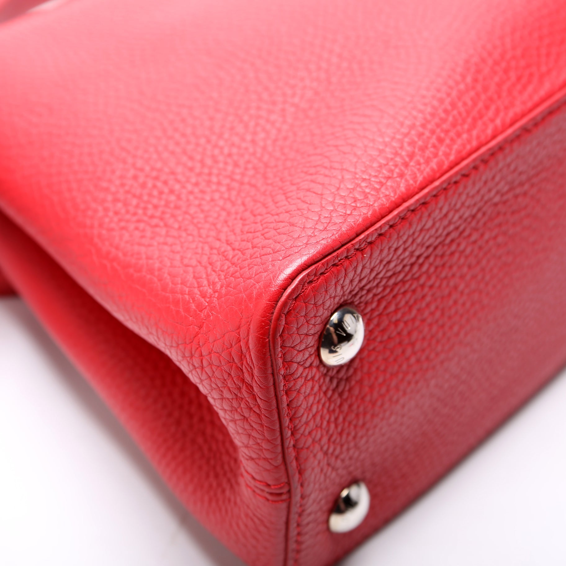 Capucines PM Taurillon Red