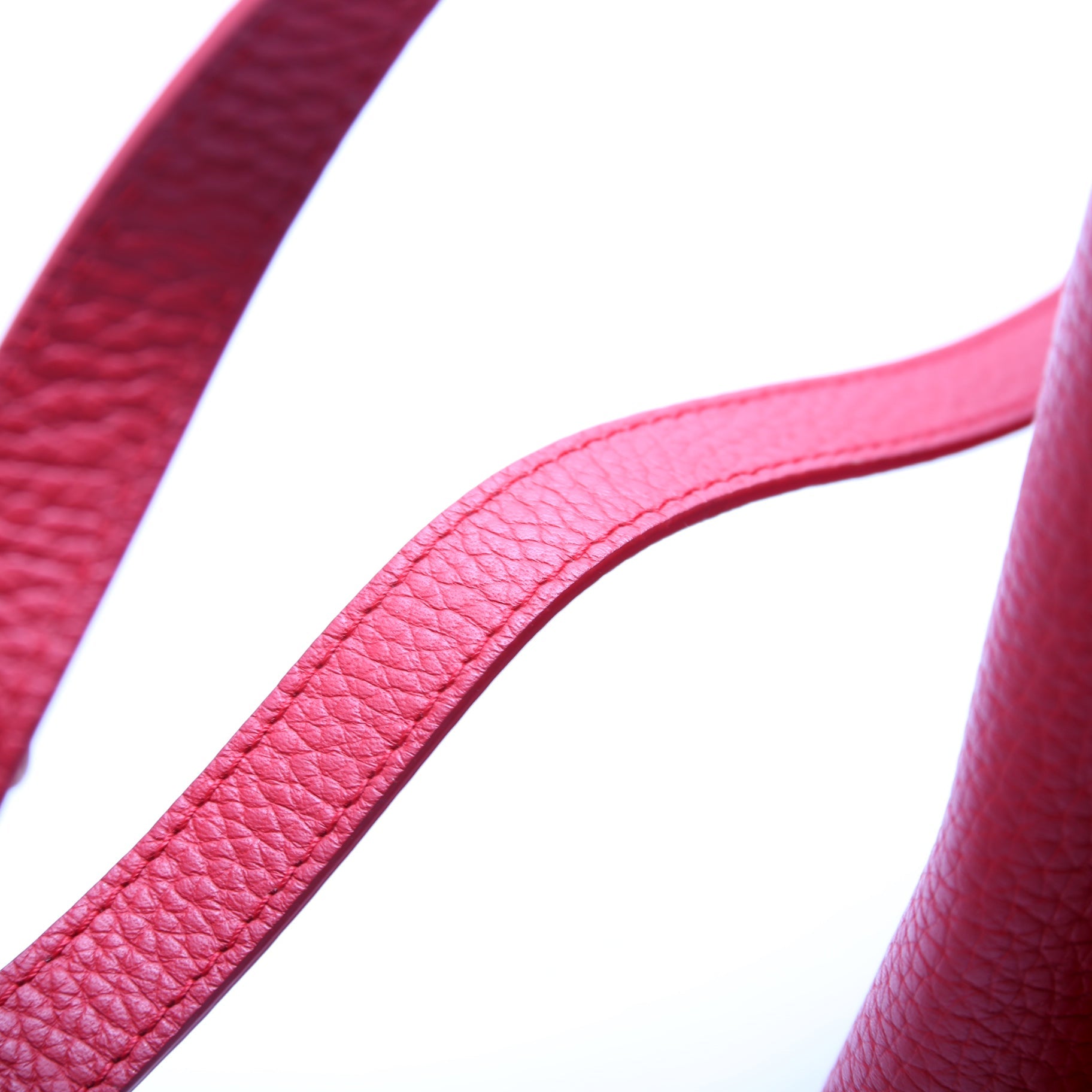 Capucines PM Taurillon Red