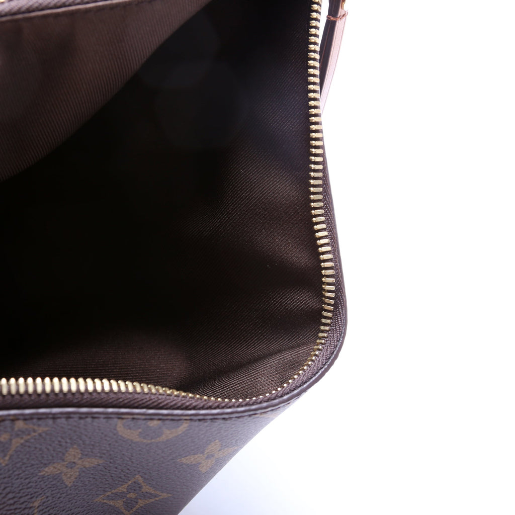 Loop Hobo Reverse Monogram