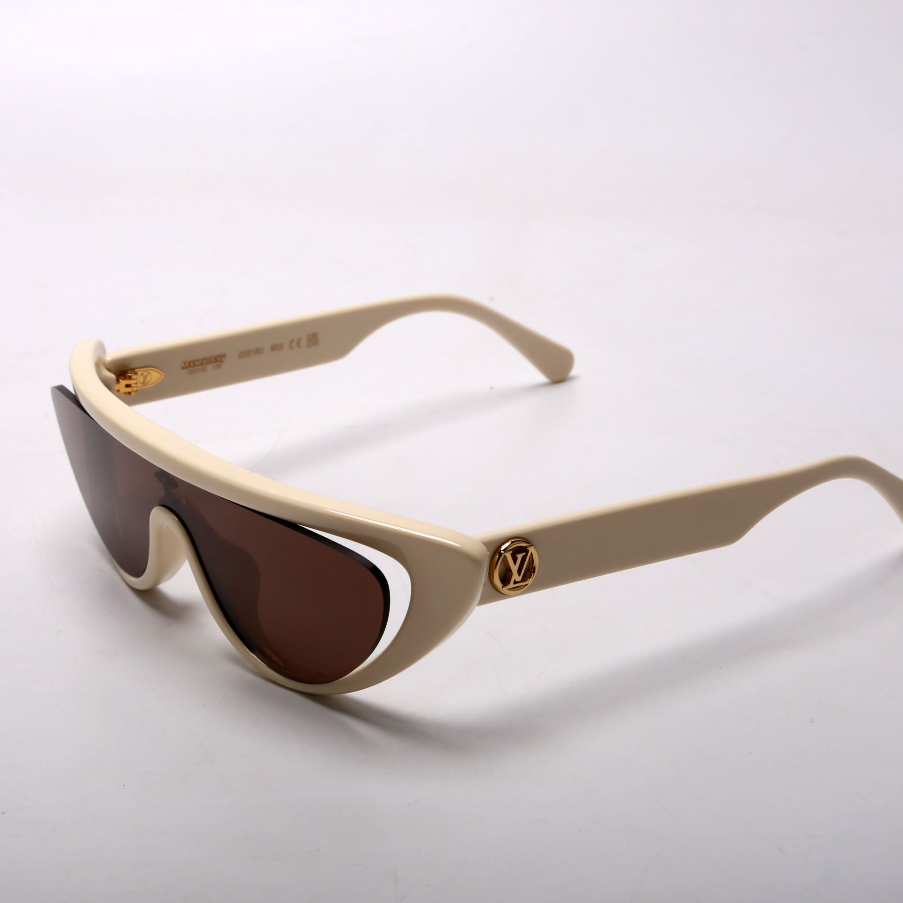 Z2218U Split Cat Eye Sunglasses Cream