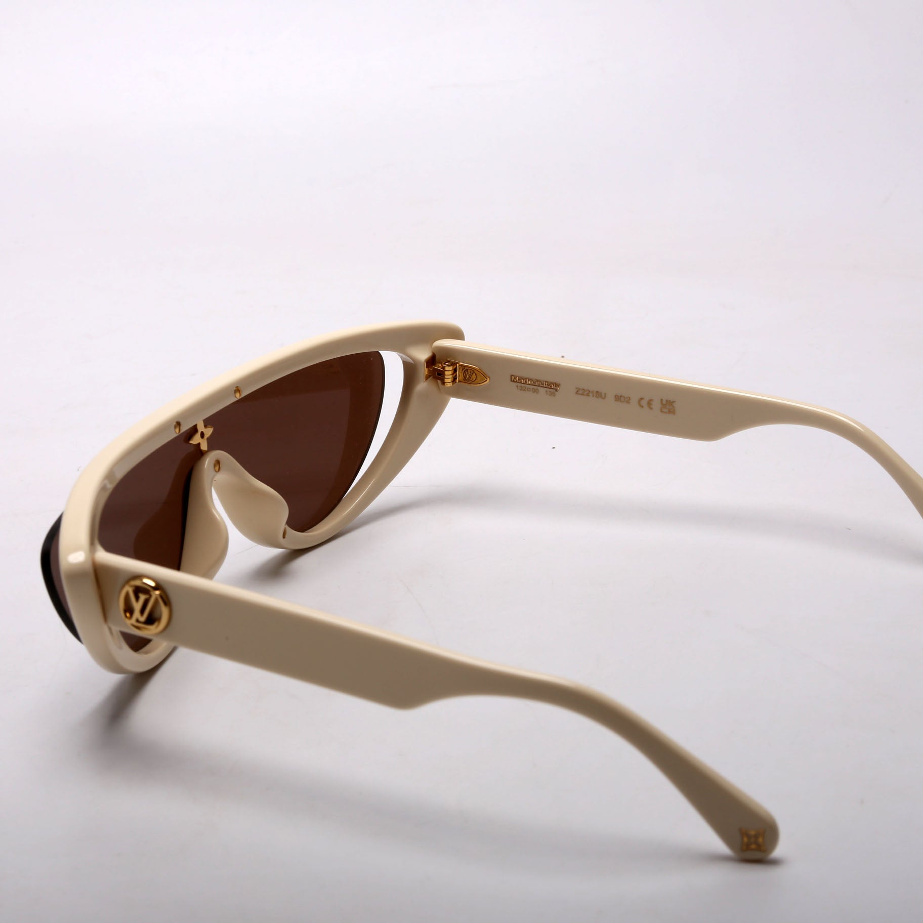 Z2218U Split Cat Eye Sunglasses Cream