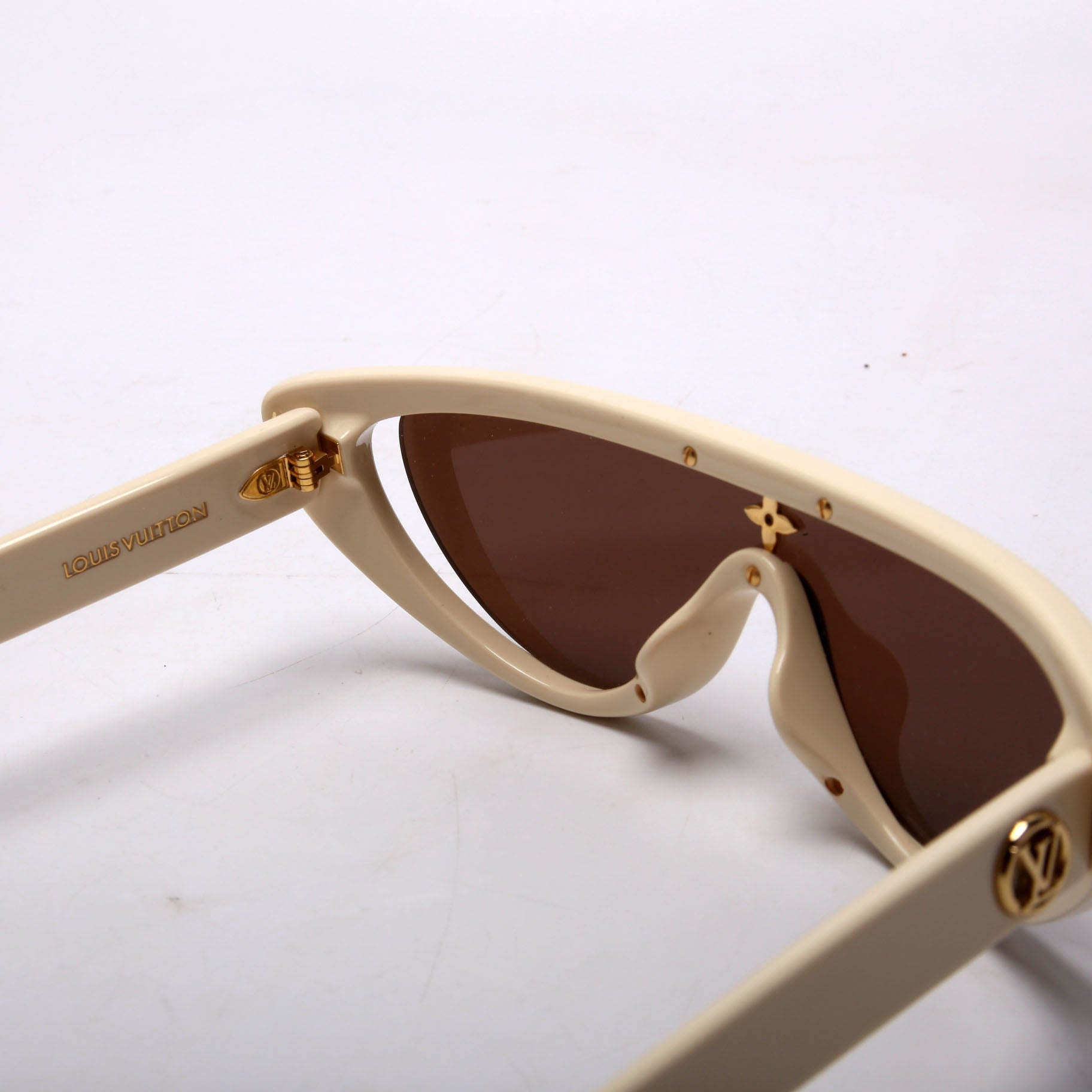 Z2218U Split Cat Eye Sunglasses Cream