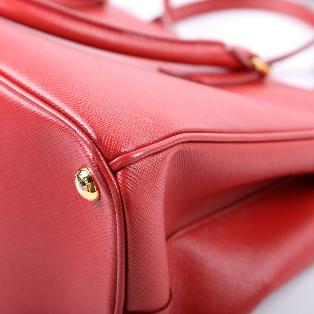 Saffiano Galleria Medium Red