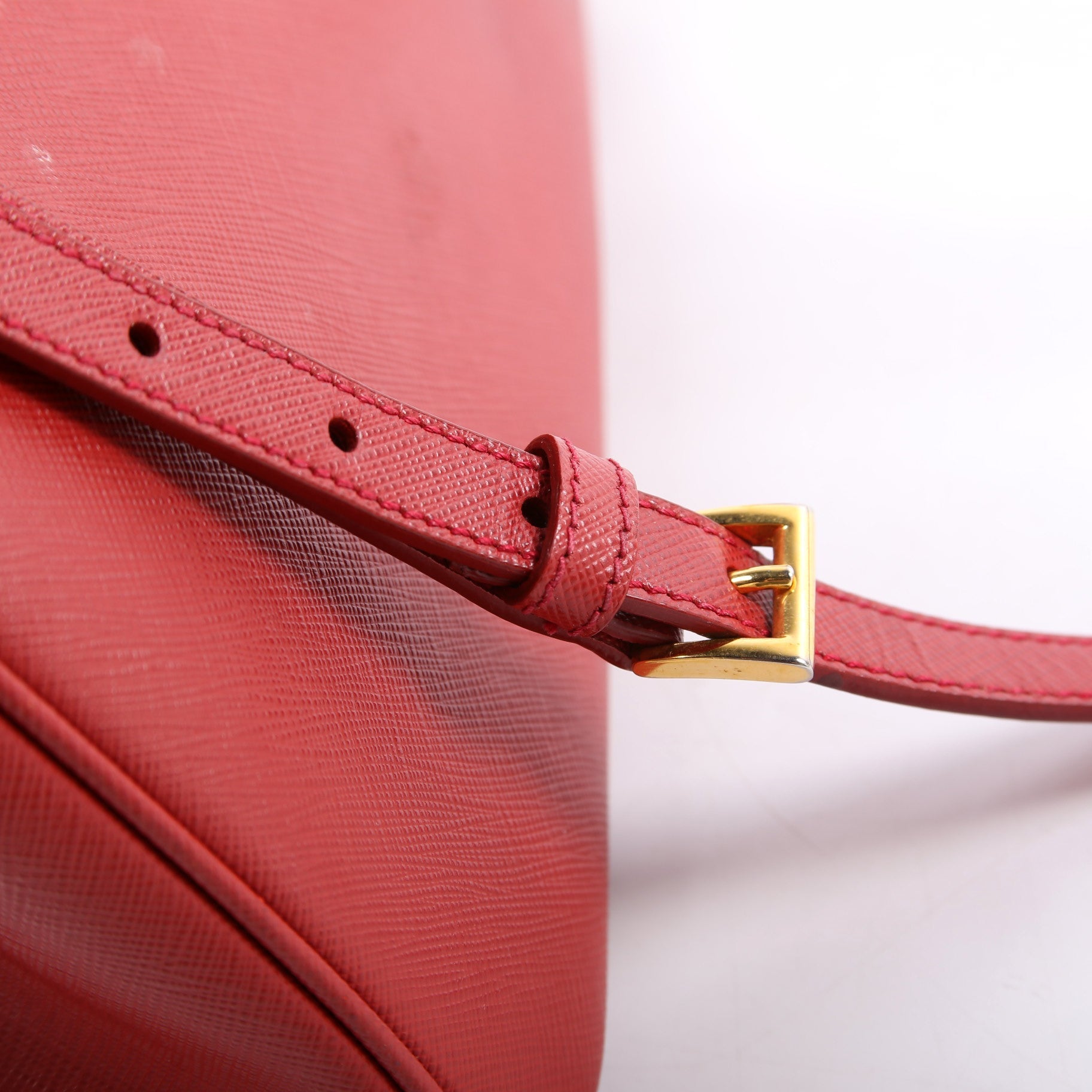 Saffiano Galleria Medium Red