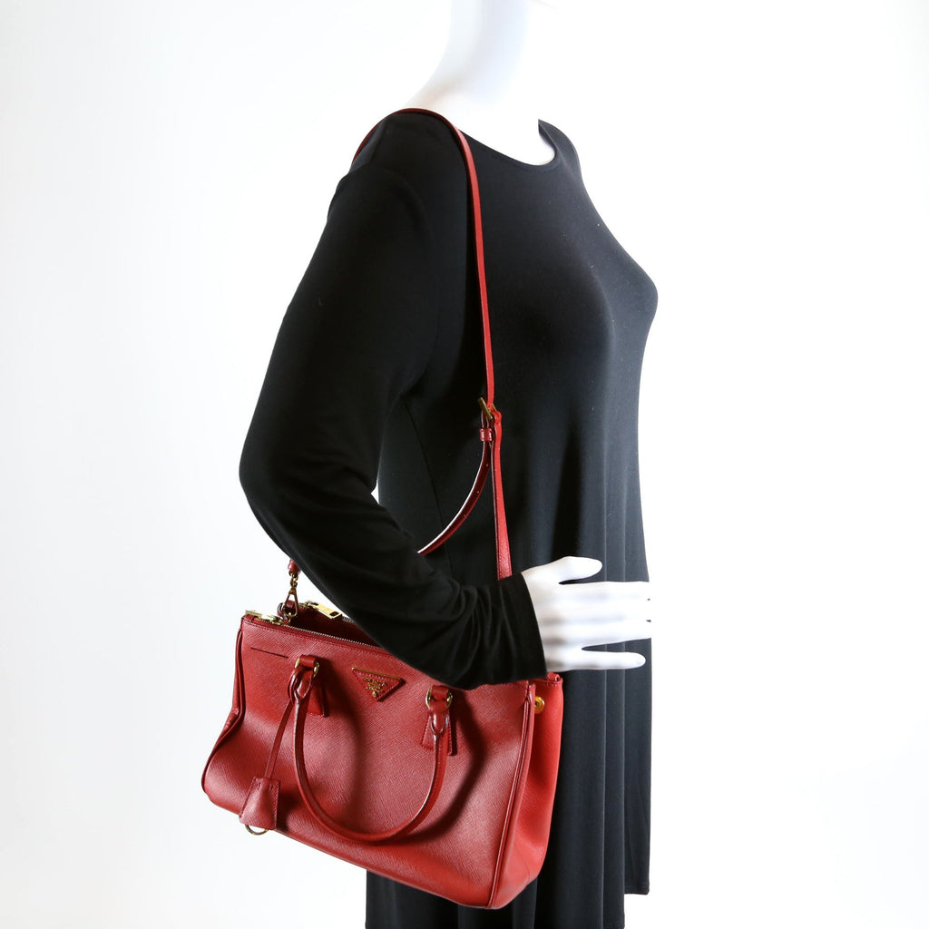 Saffiano Galleria Medium Red