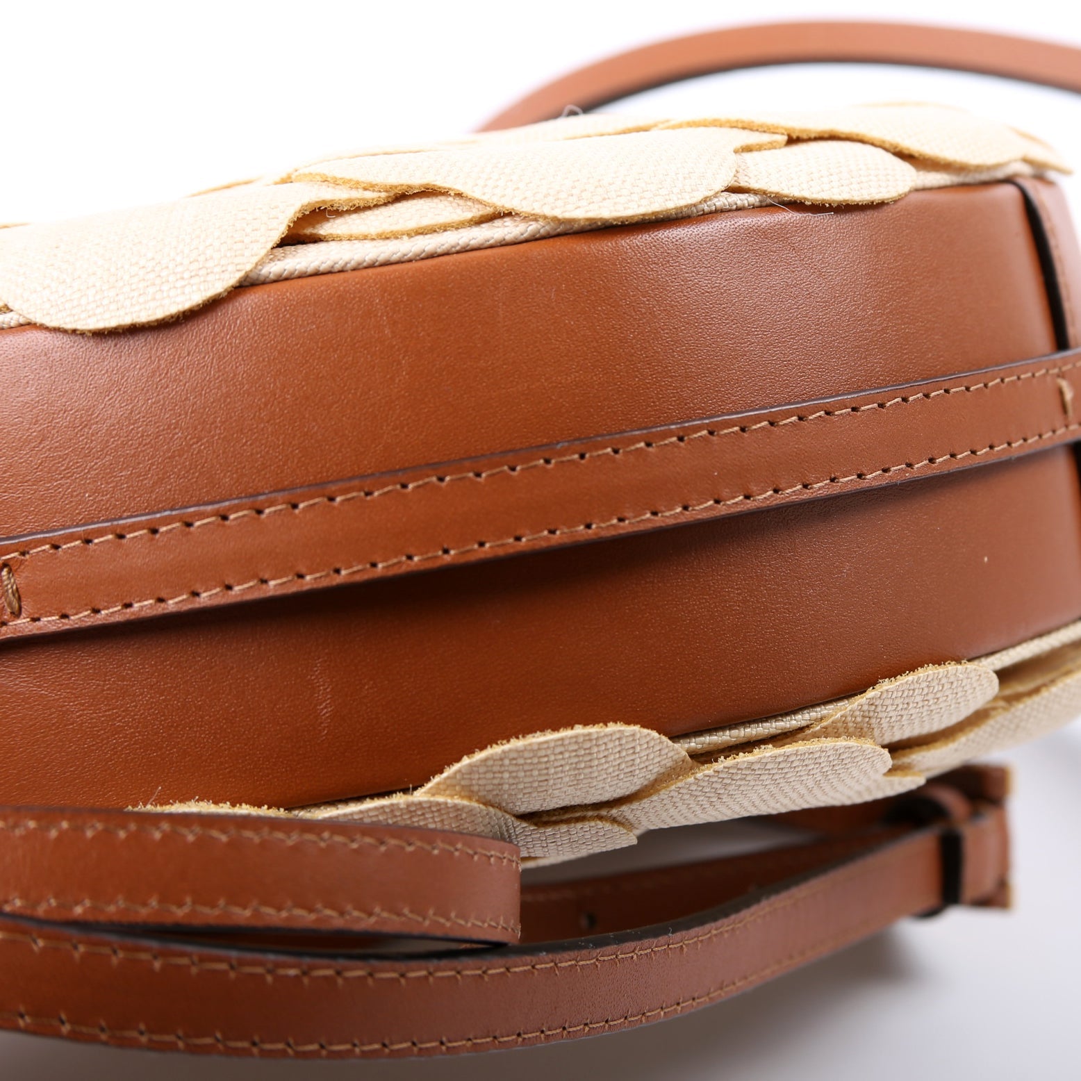 03 Rose Edition Atelier Round Crossbody