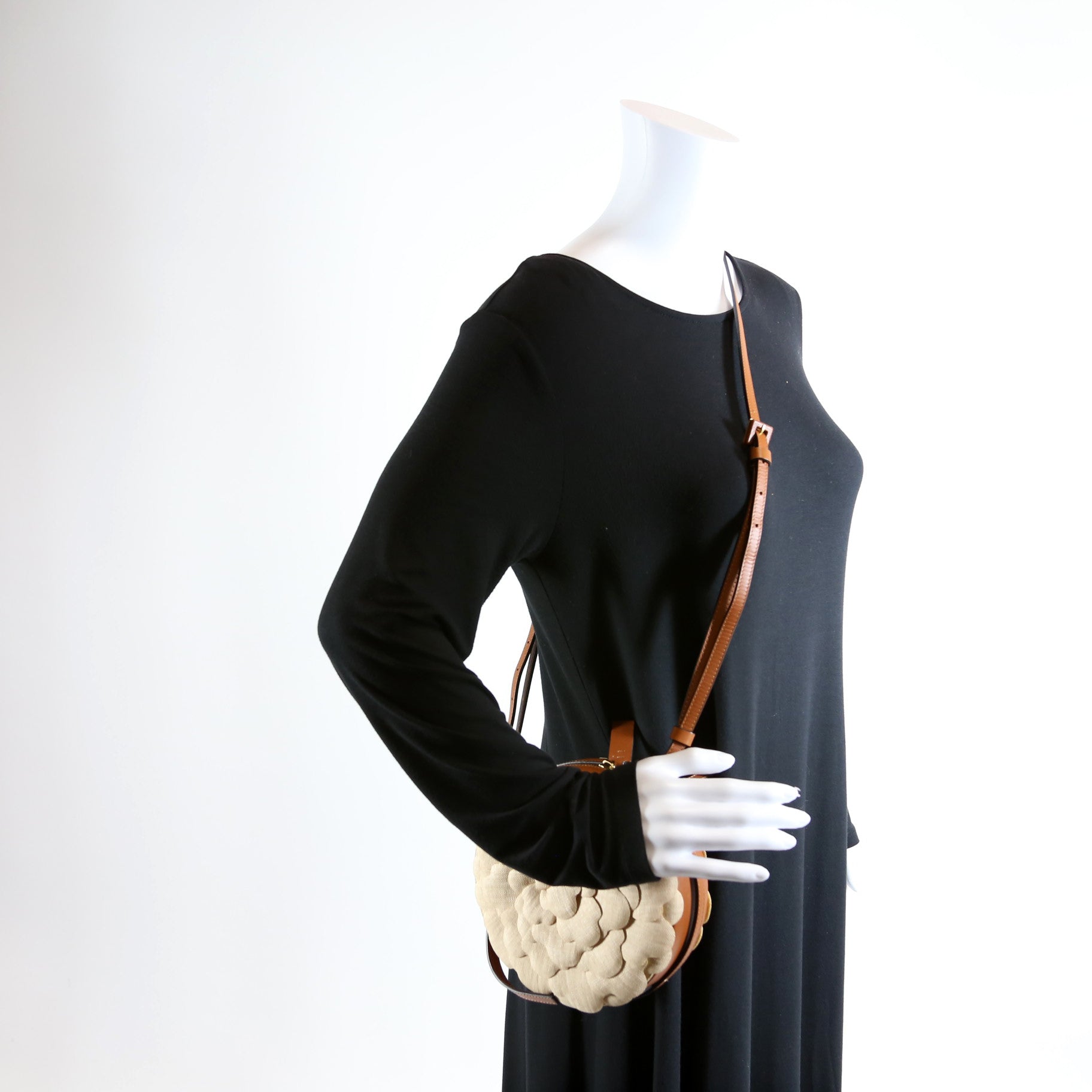 03 Rose Edition Atelier Round Crossbody