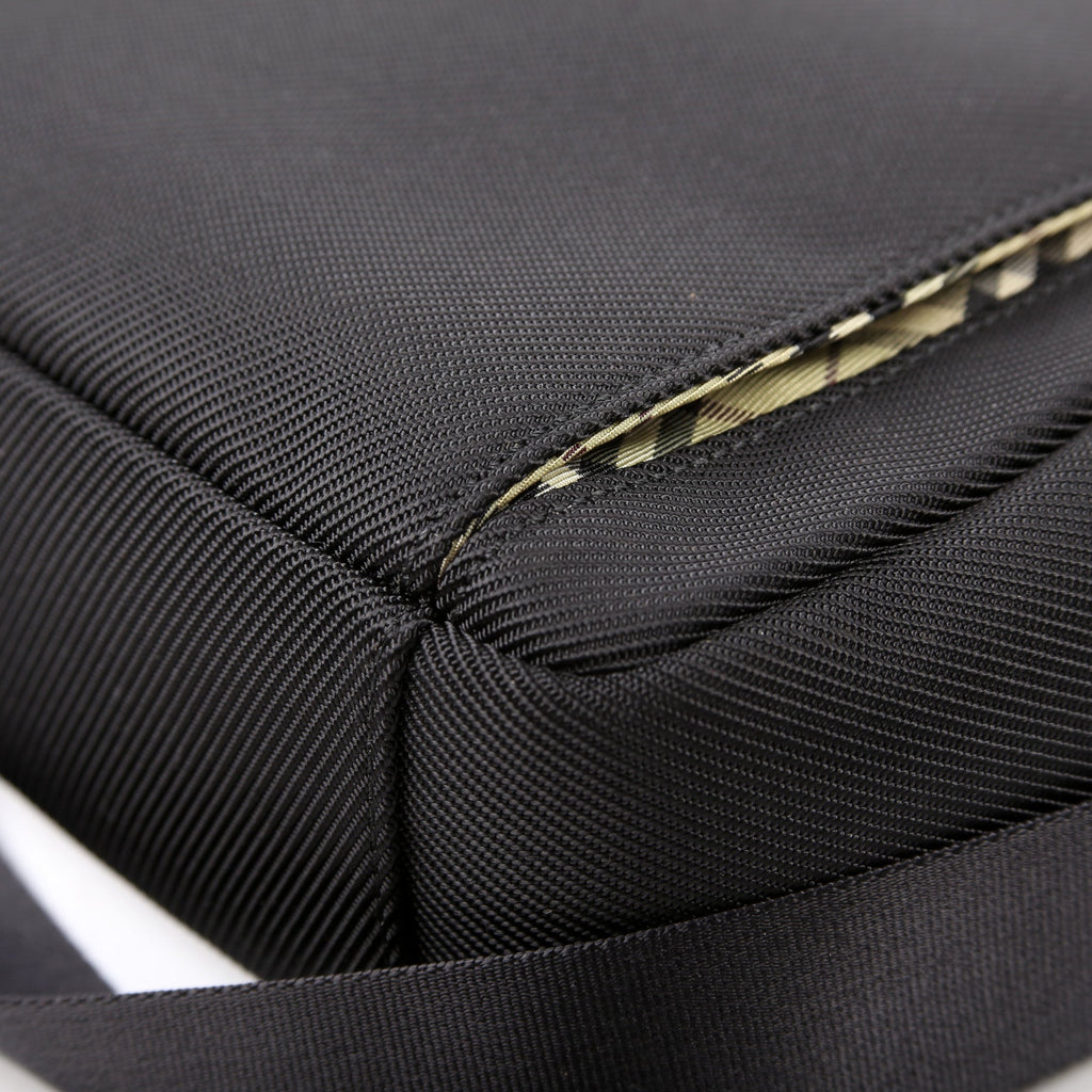 Nylon Travel Vertical Messenger Bag Black