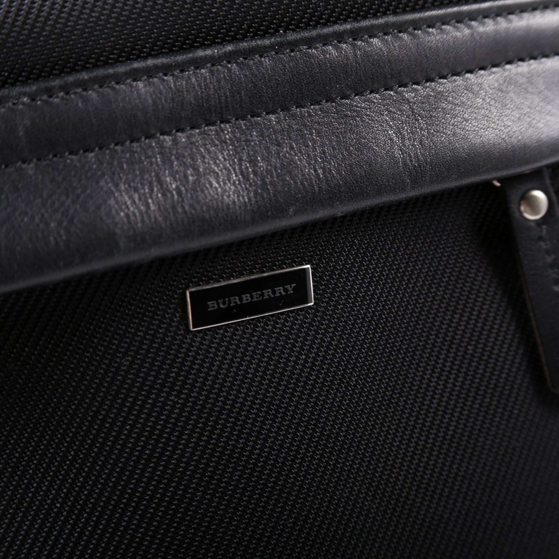 Nylon Travel Vertical Messenger Bag Black