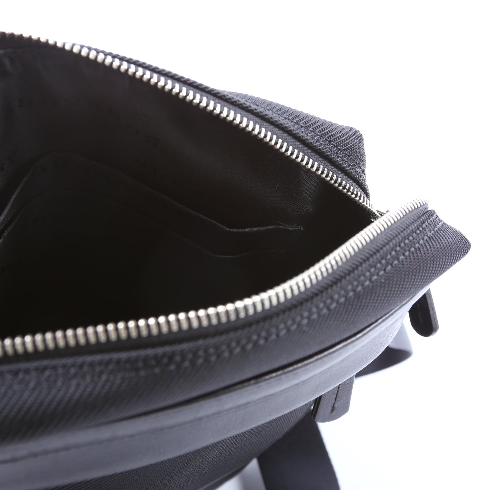 Nylon Travel Vertical Messenger Bag Black