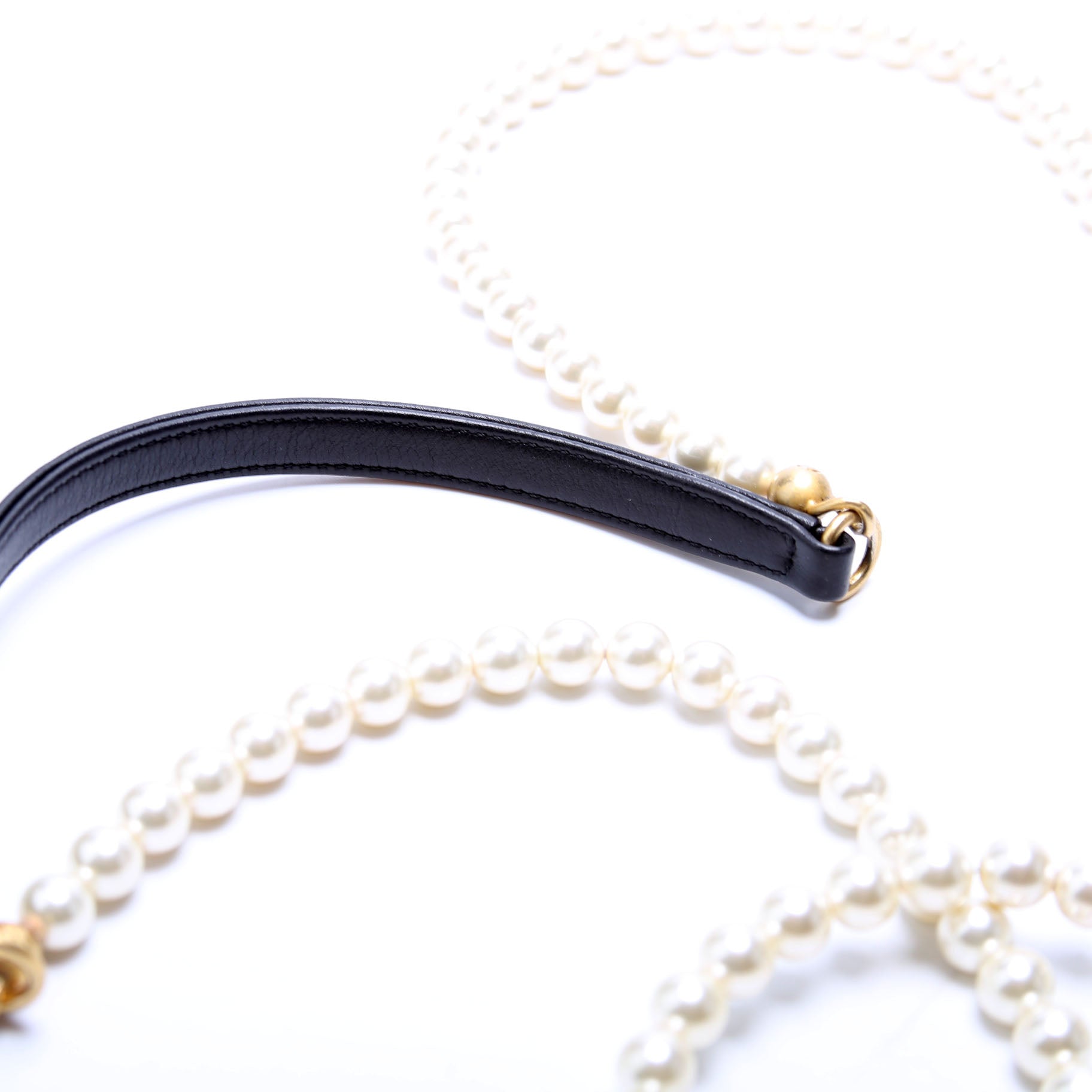 About Pearls Bucket Bag Mini Calfskin 31M Black