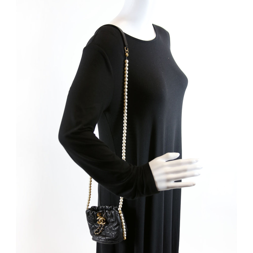 About Pearls Bucket Bag Mini Calfskin 31M Black