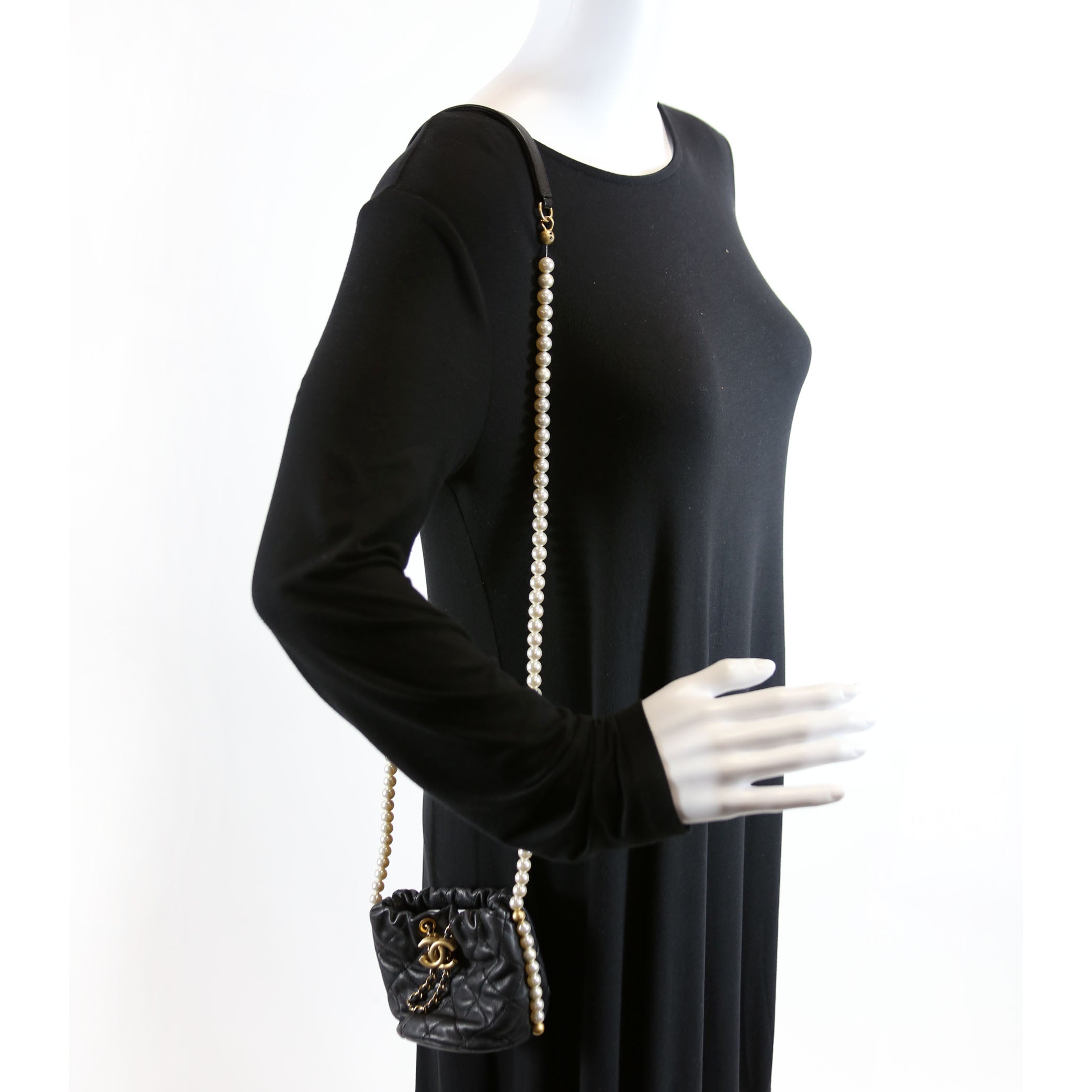 About Pearls Bucket Bag Mini Calfskin 31M Black