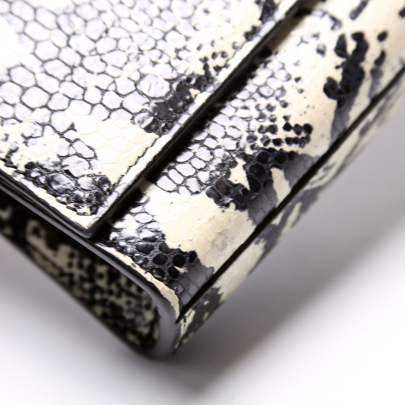 Cassandre Clutch 326079