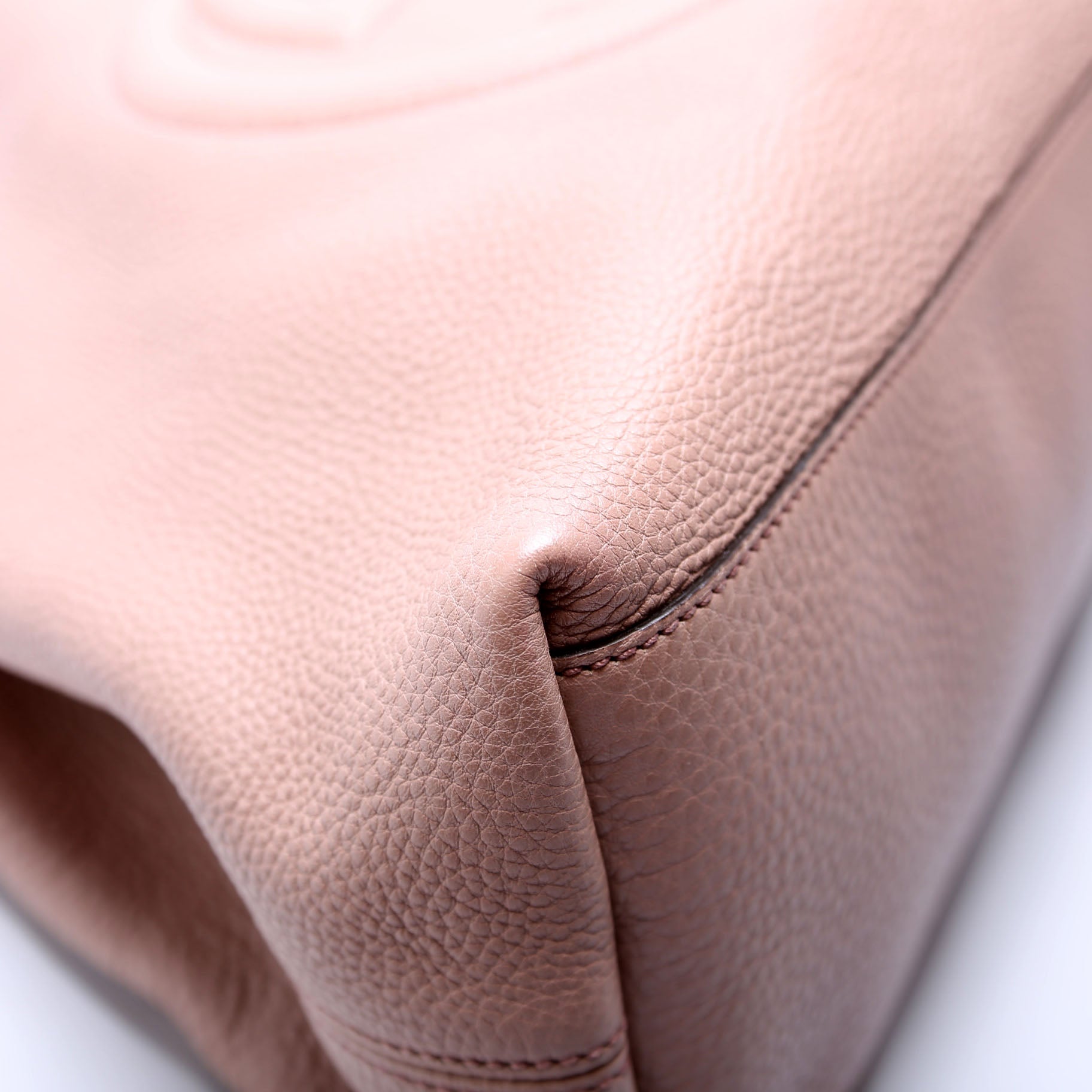 308982 Soho Leather Shoulder Medium Beige