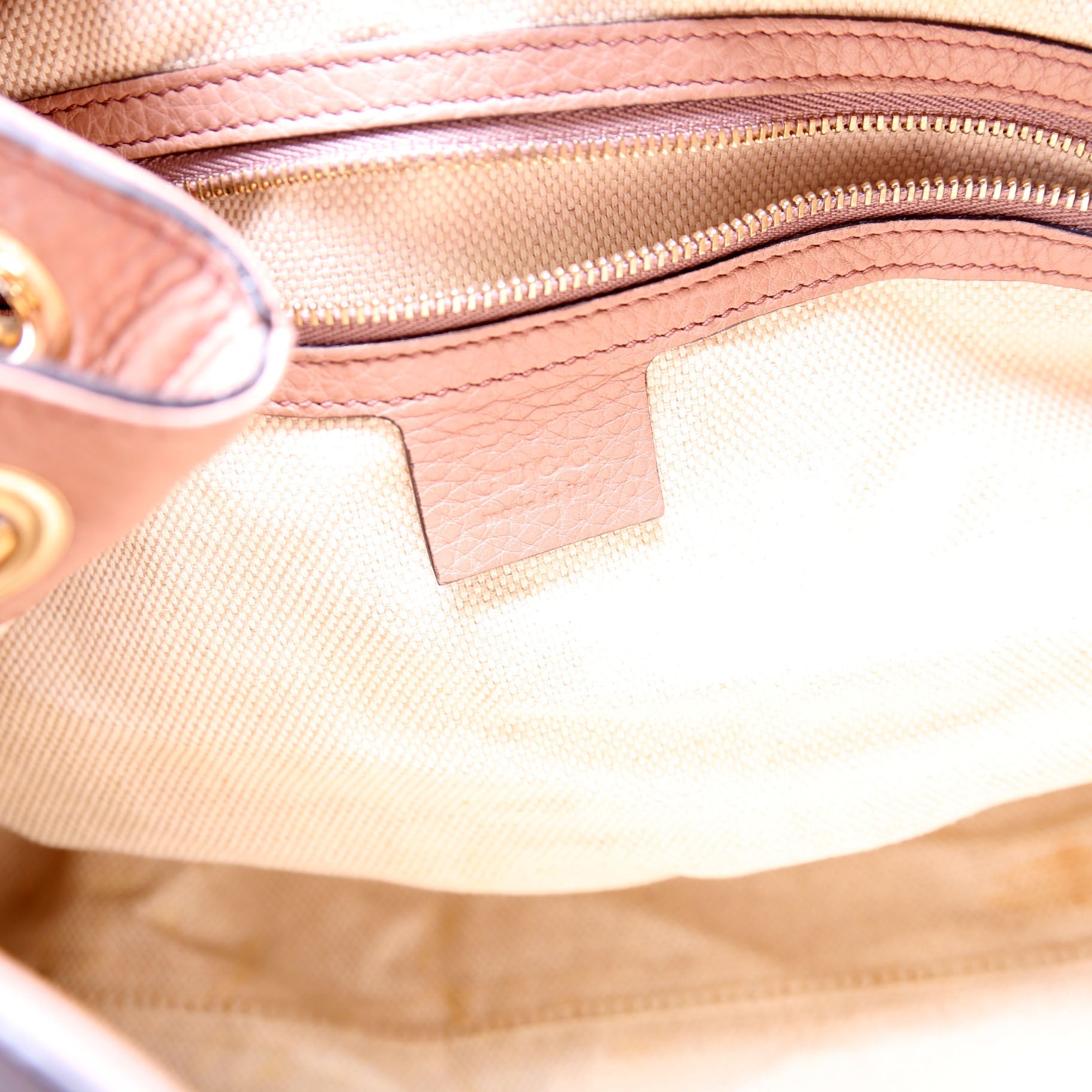 308982 Soho Leather Shoulder Medium Beige