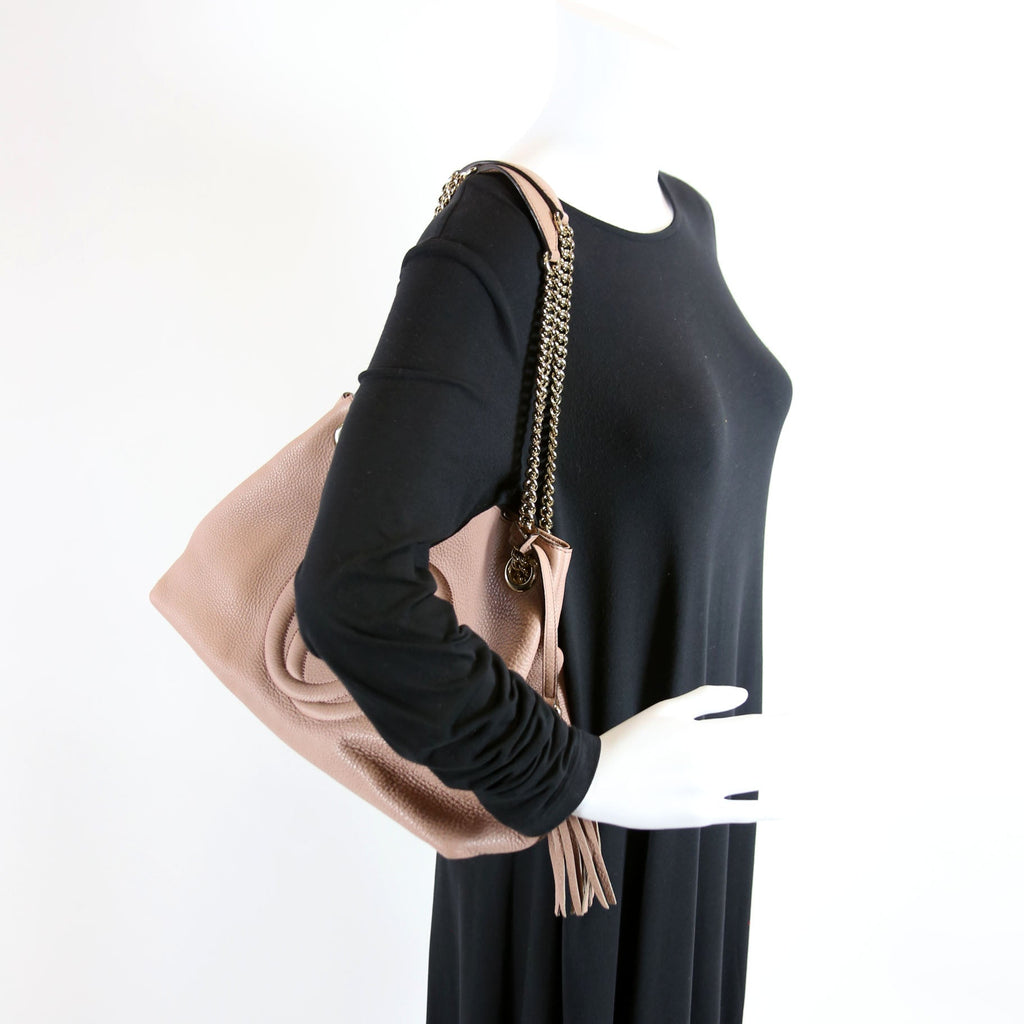 308982 Soho Leather Shoulder Medium Beige