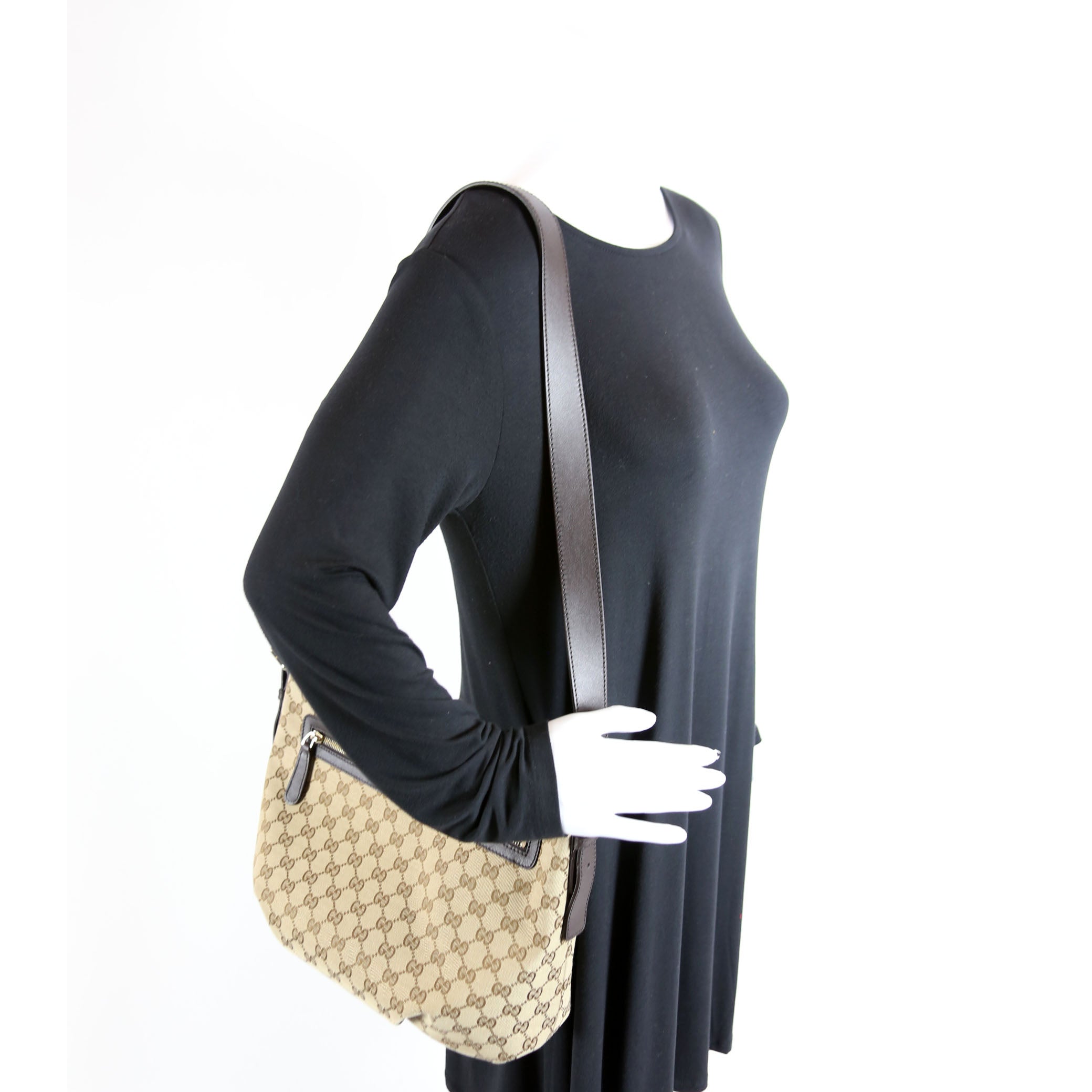 388930 GG Canvas Shoulder Bag