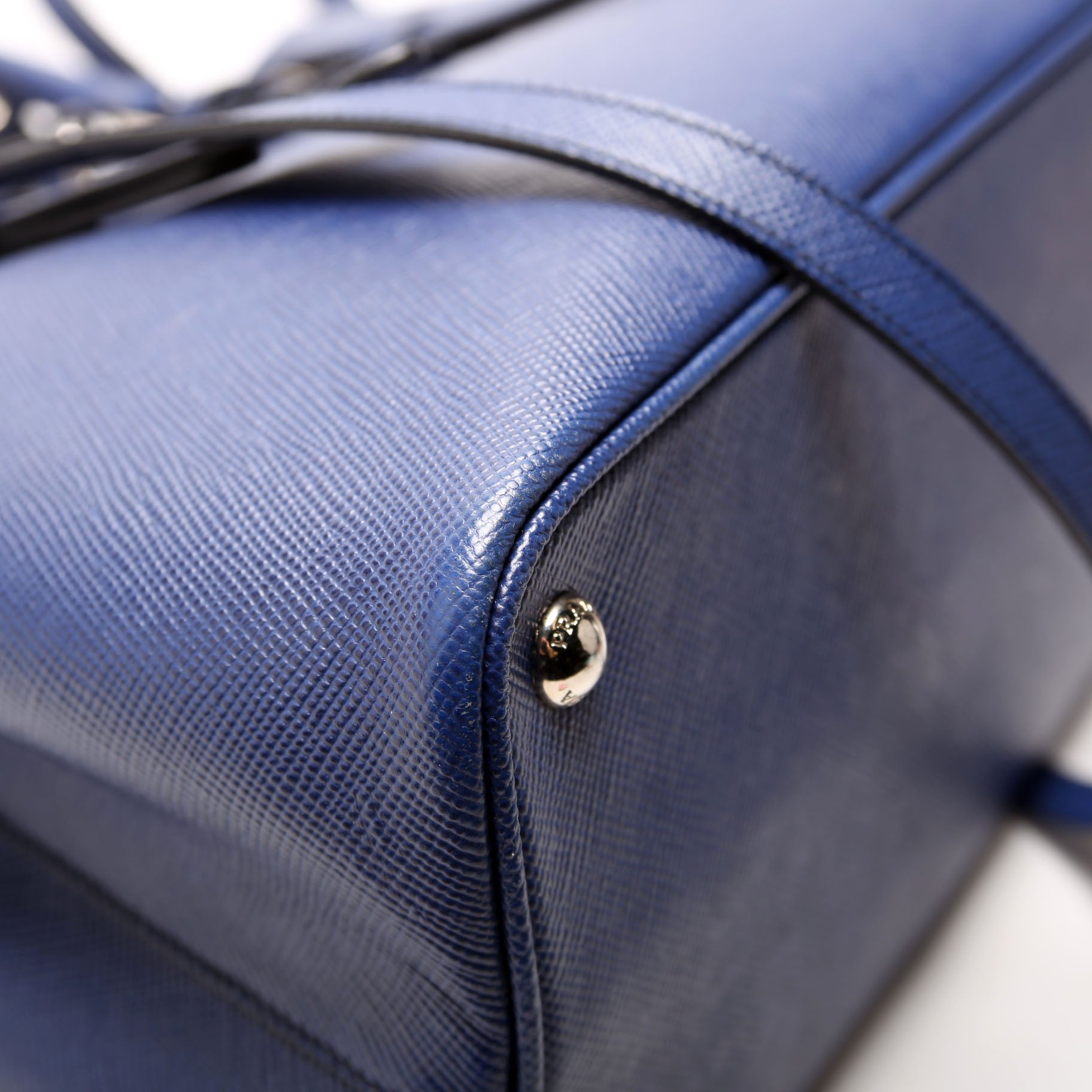 Saffiano Cuir Double Medium Blue