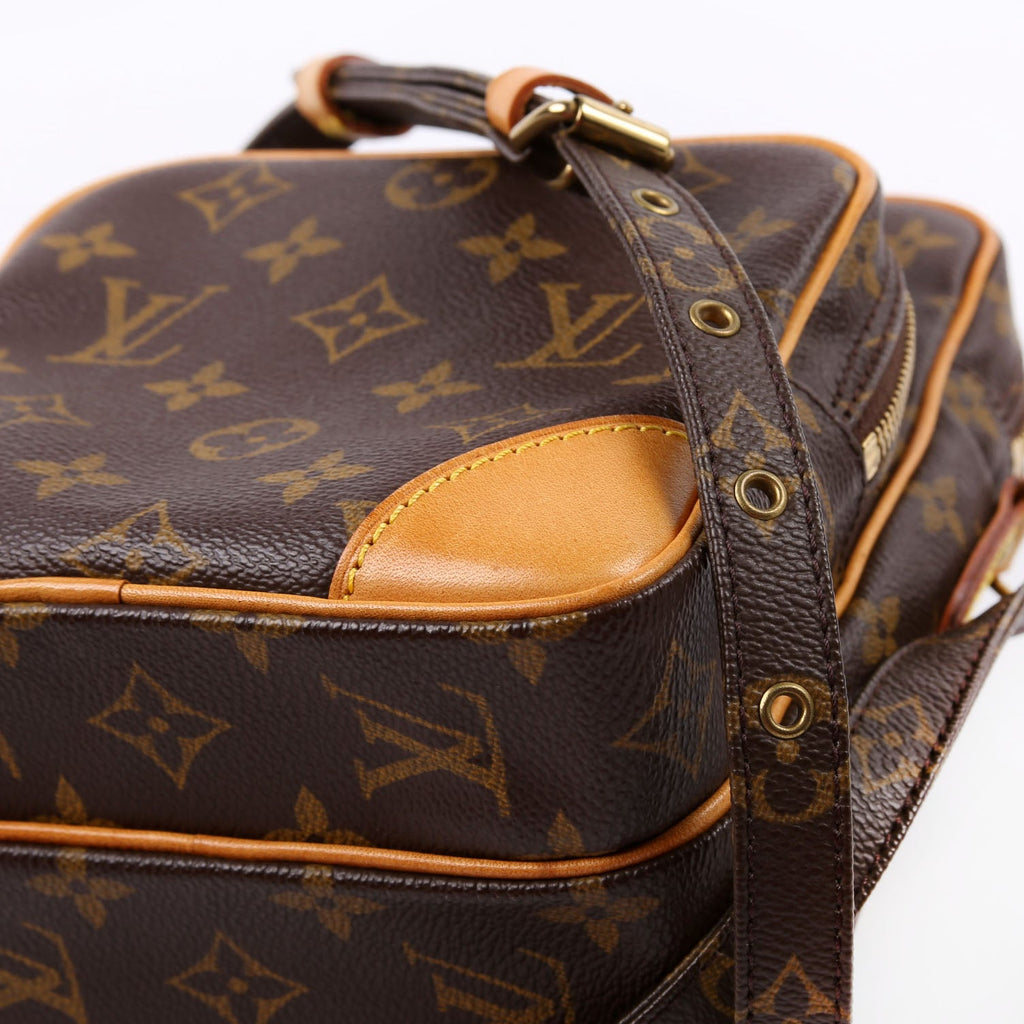 Amazone Monogram