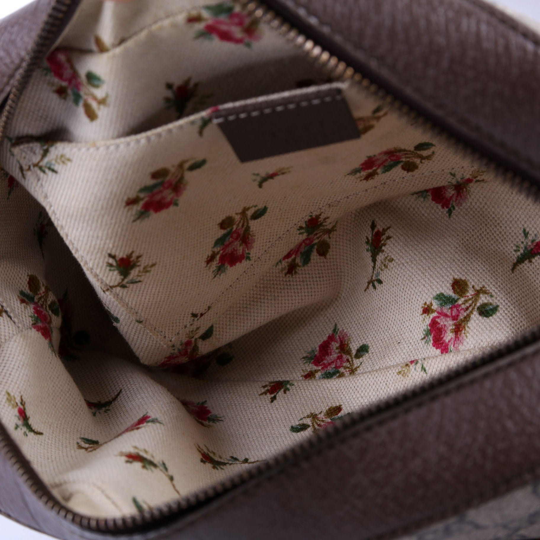 476466 GG Supreme Messenger Bag