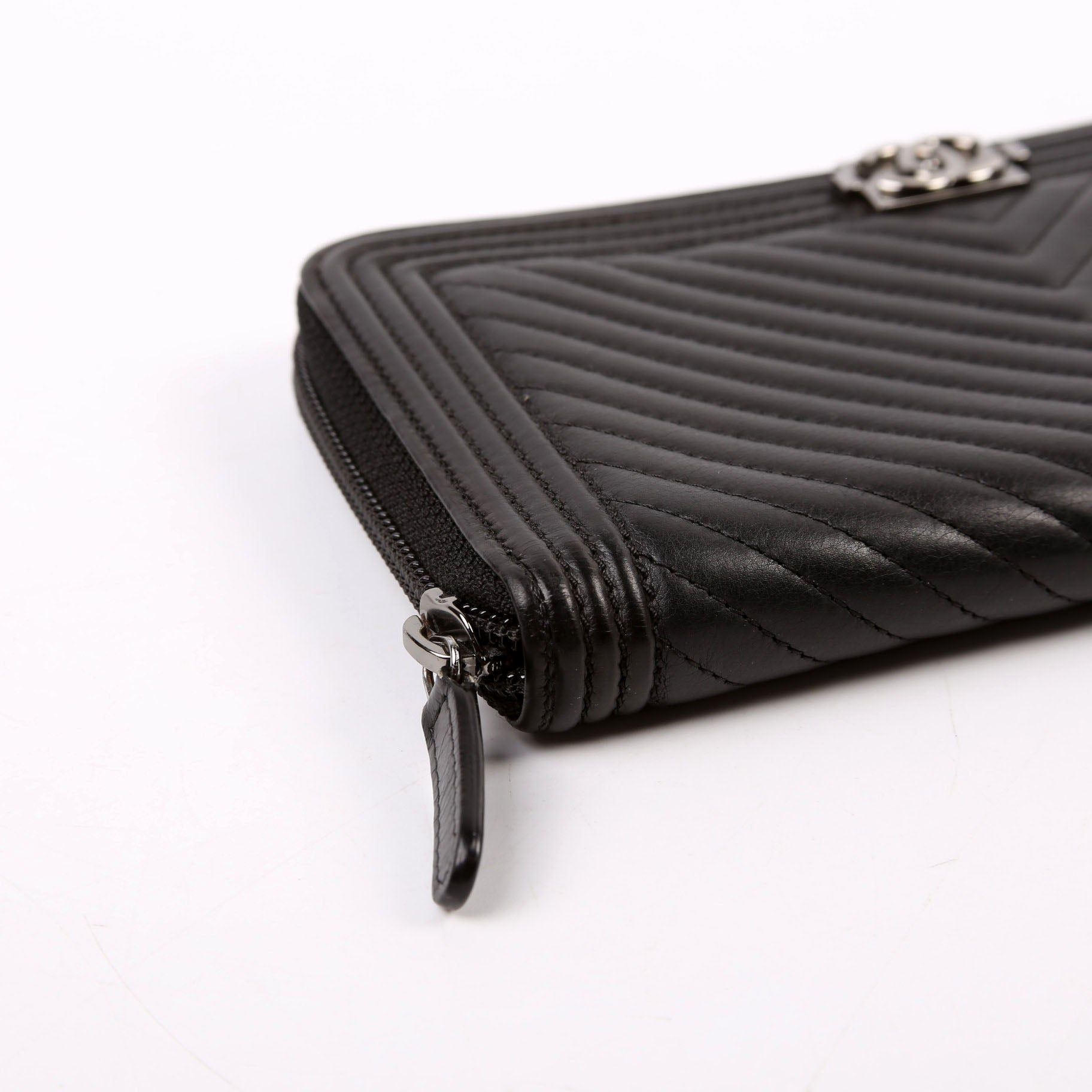 Boy Wallet Zip Around Chevron Lambskin 21M