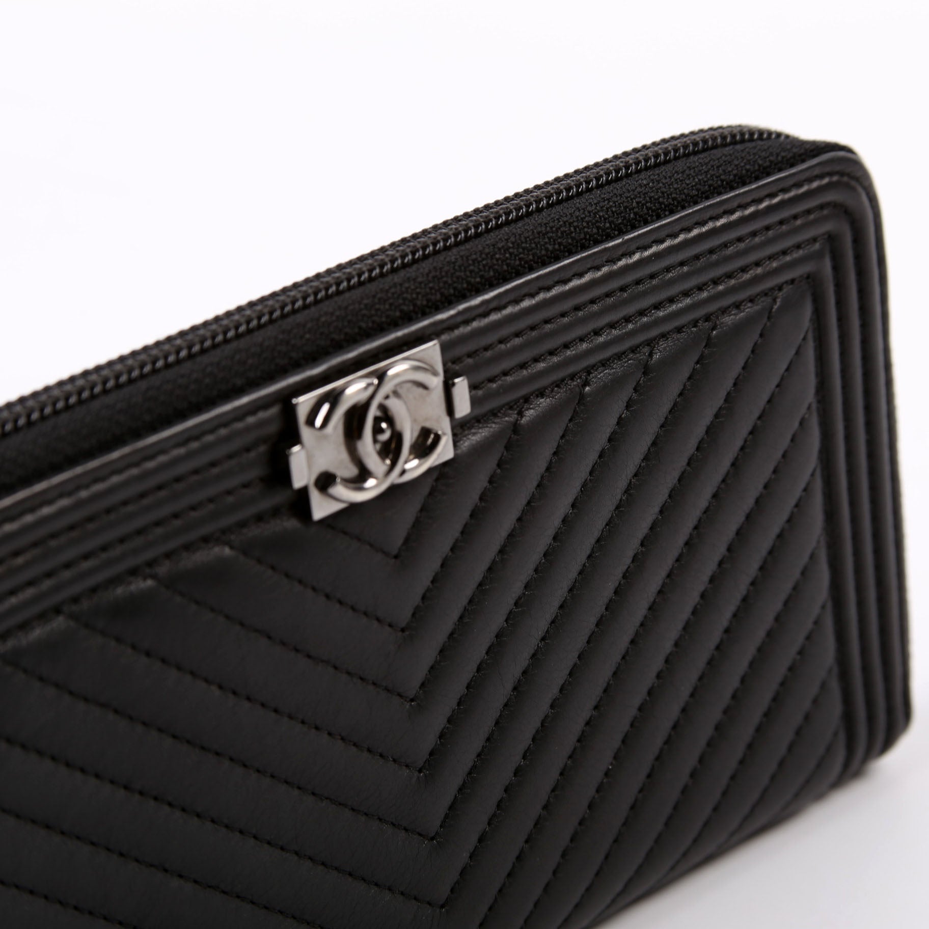 Boy Wallet Zip Around Chevron Lambskin 21M