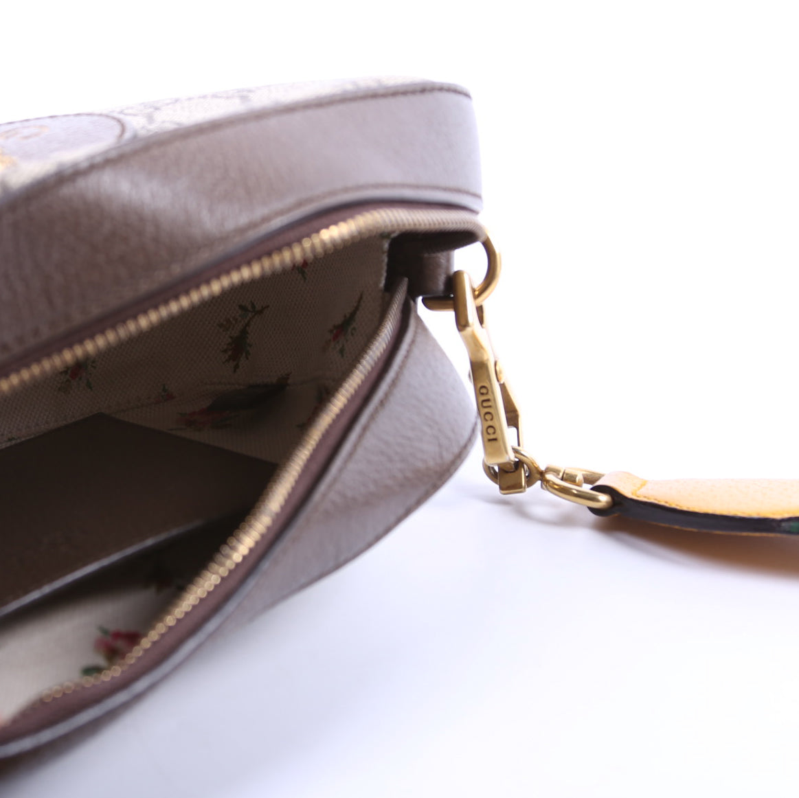 476466 GG Supreme Messenger Bag Brown