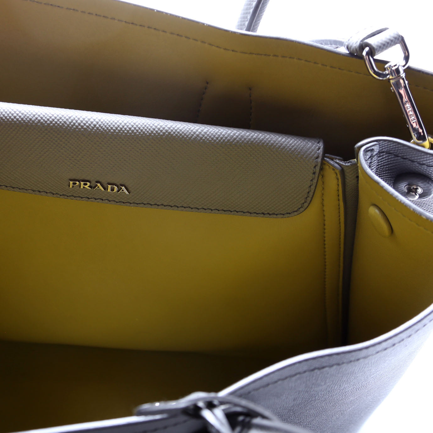 Saffiano Cuir Double Large Grey