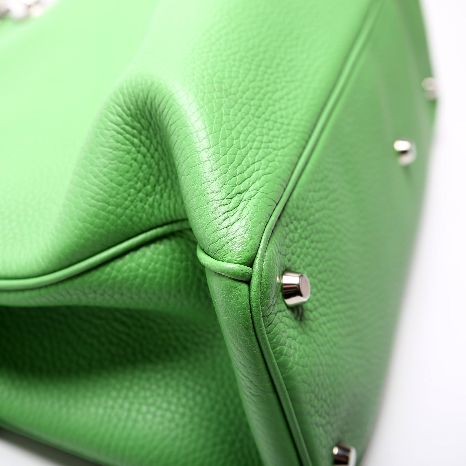 Diorissimo Medium Green