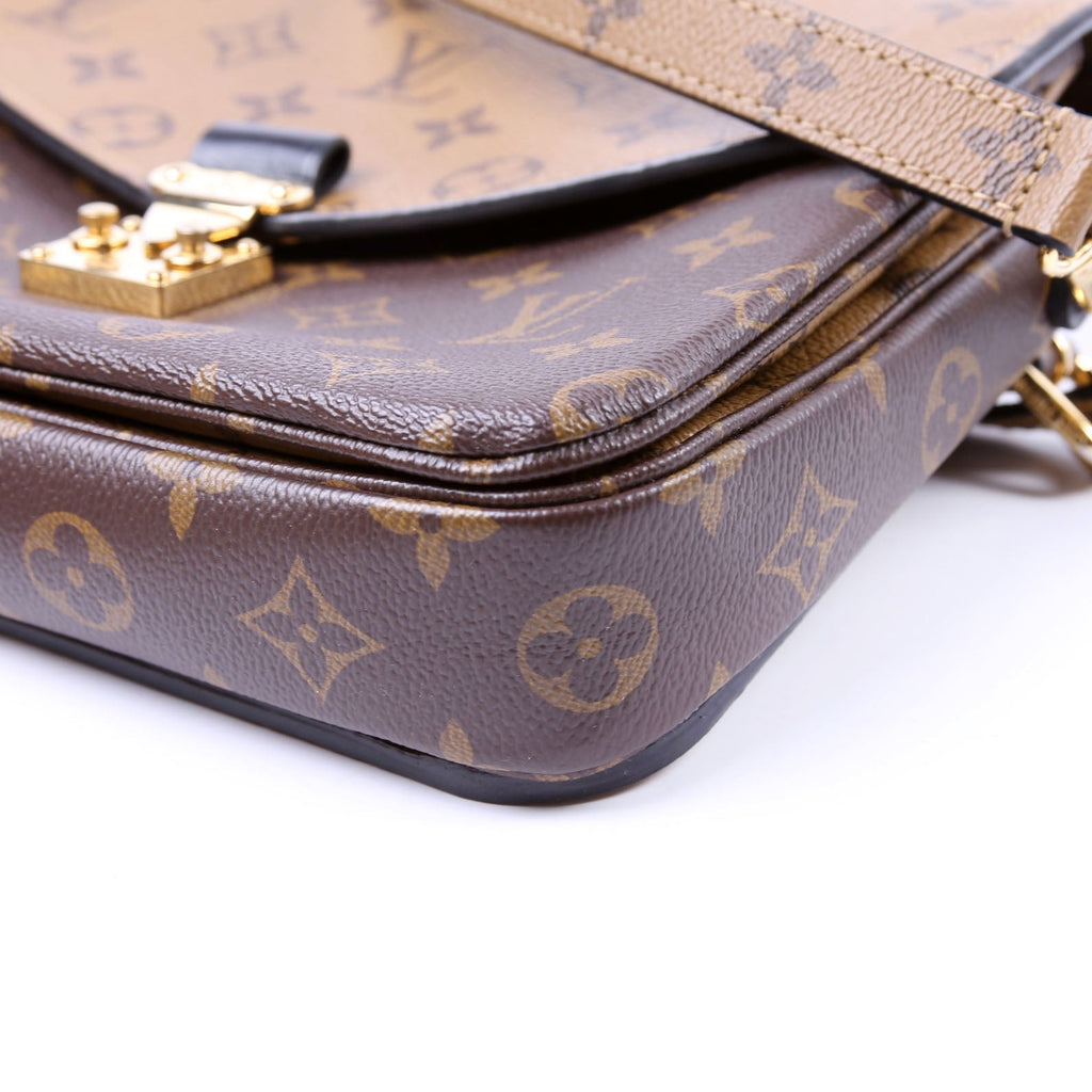 Pochette Metis Reverse Monogram
