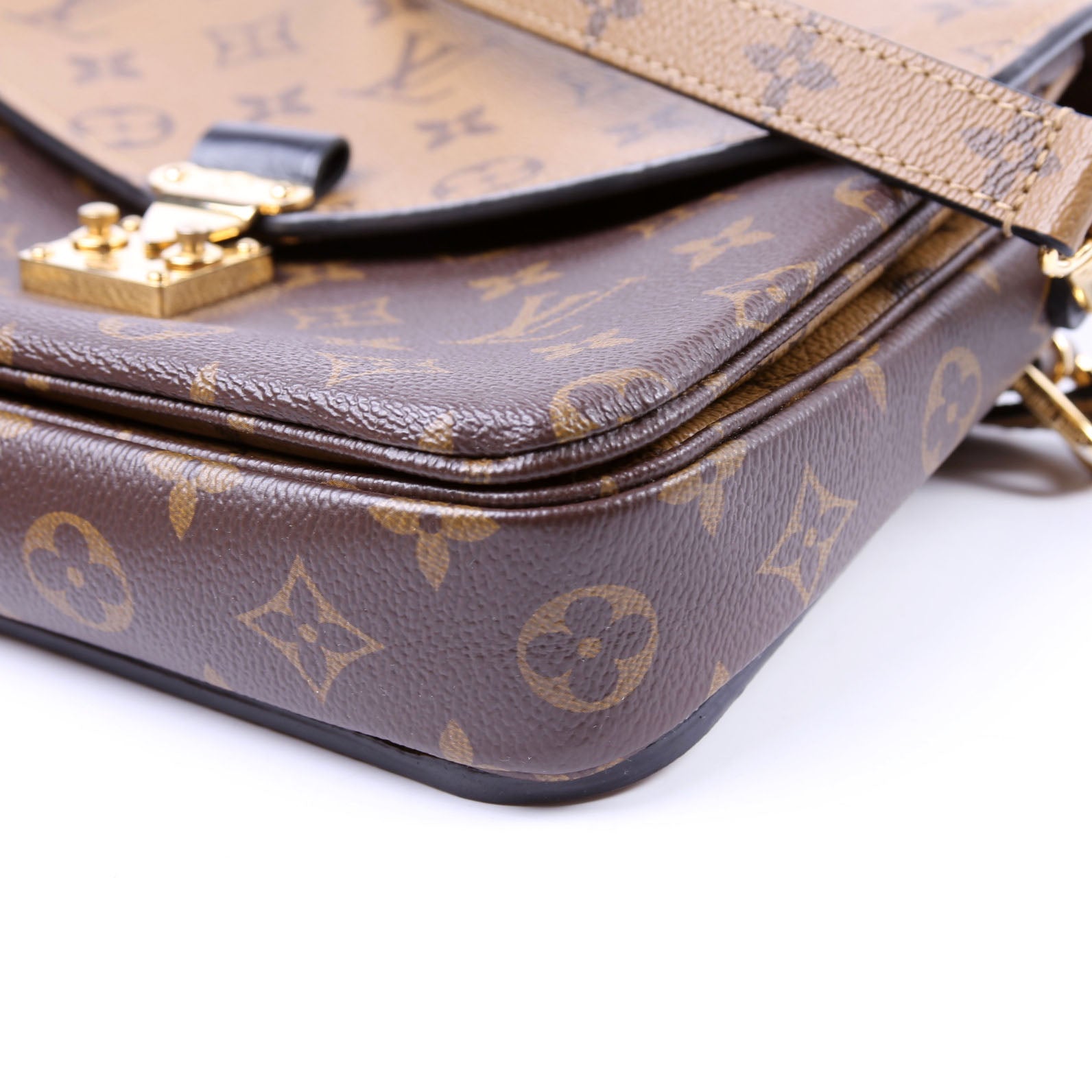 Pochette Metis Reverse Monogram