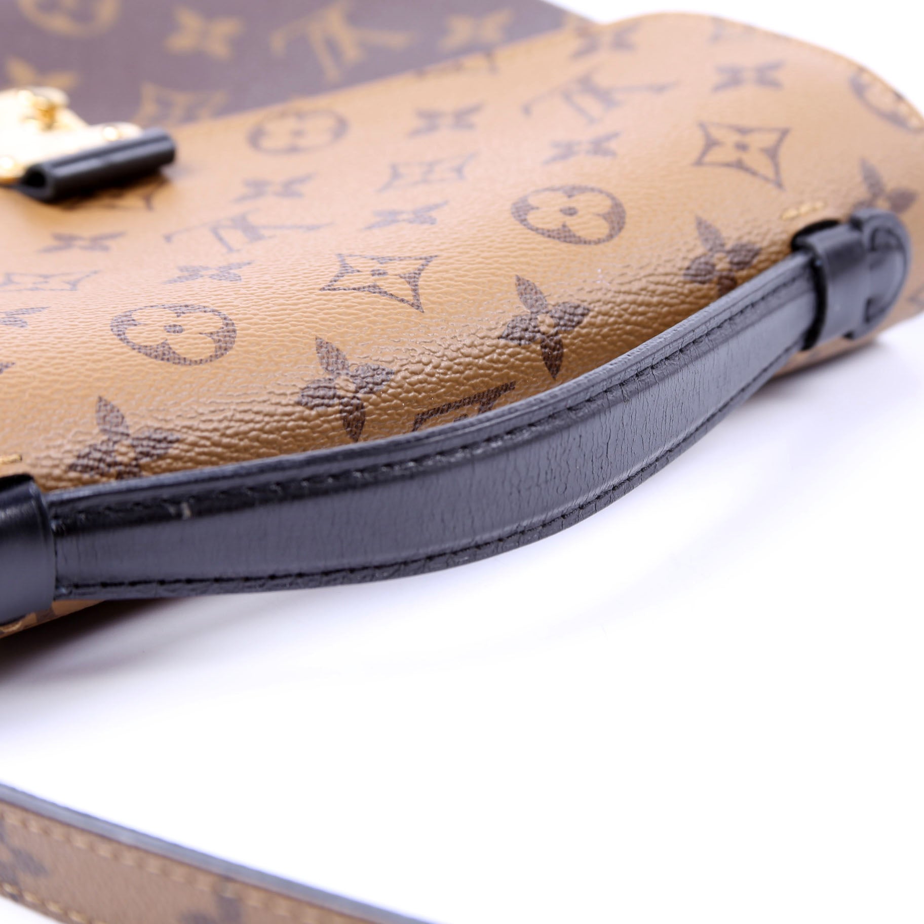 Pochette Metis Reverse Monogram