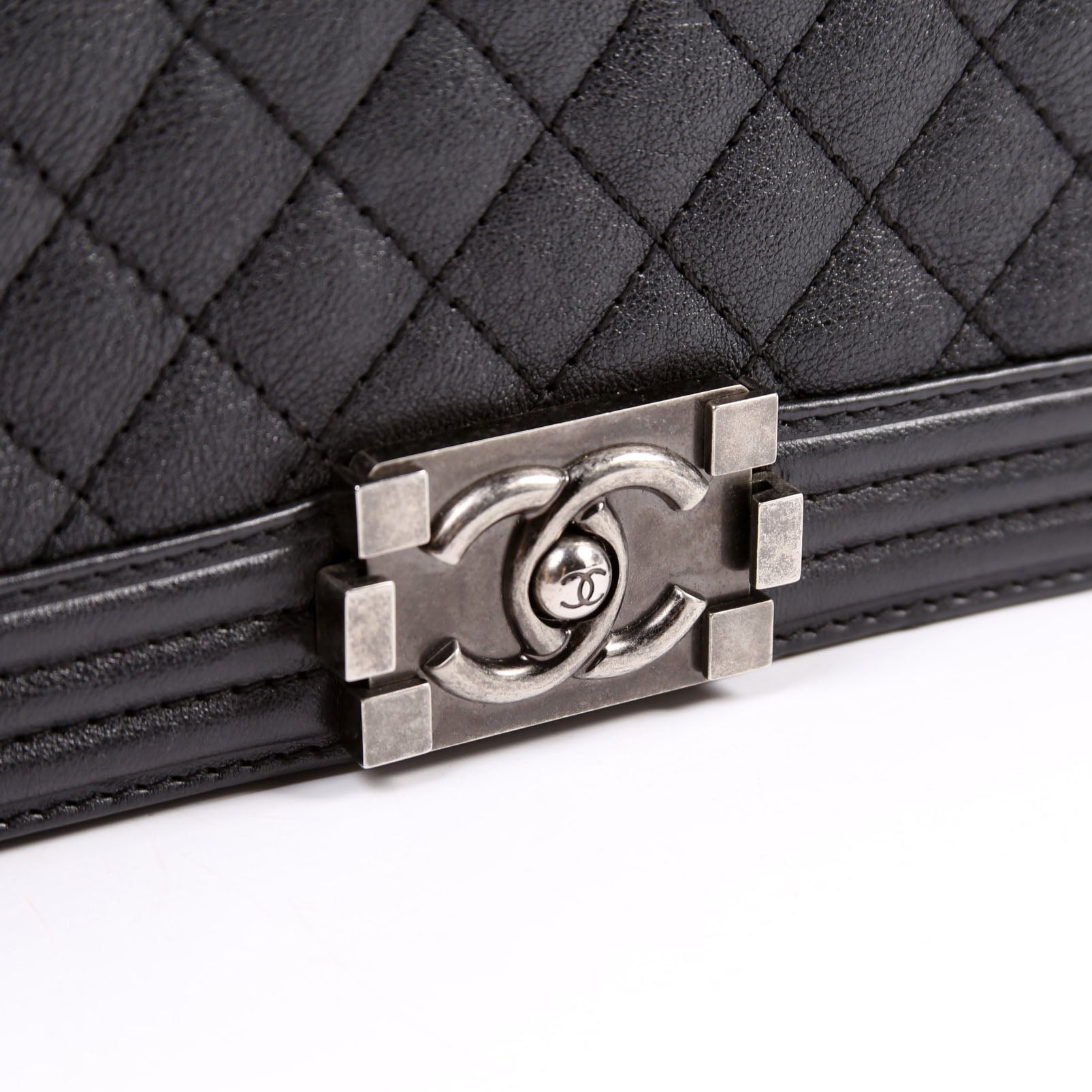 Boy Flap Large Caviar 18M Black