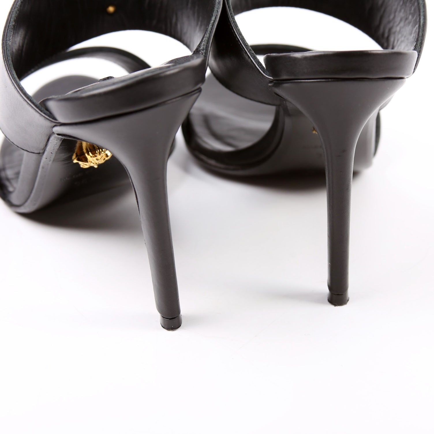 Virtus V Logo Mule Heels Size 36.5
