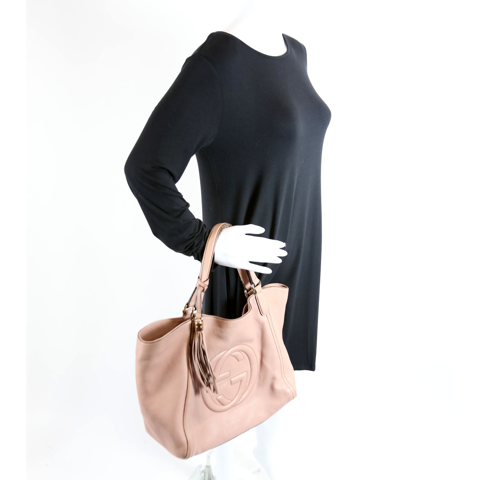 282309 Soho Leather Hobo Medium