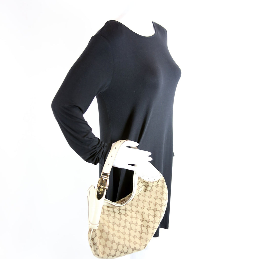 145764 GG Canvas Glam Hobo