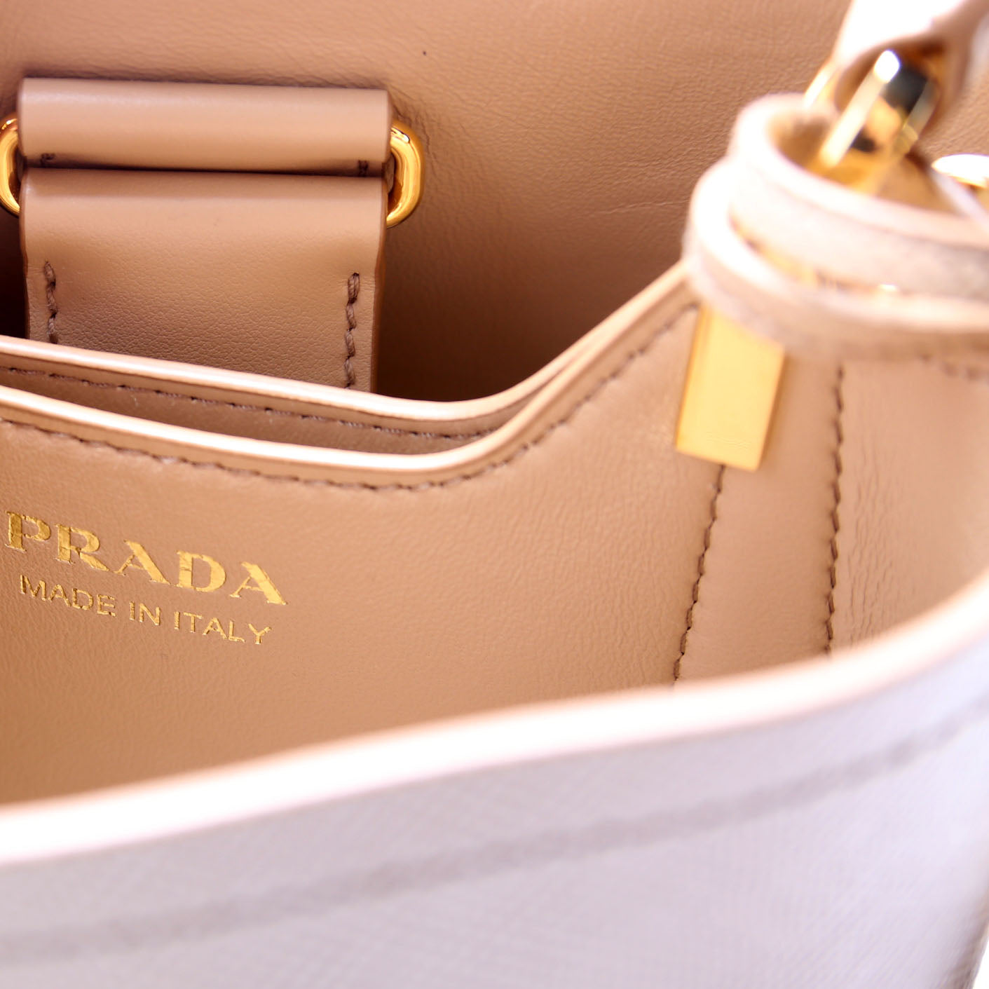 1BA217 Saffiano Cuir Small Panier Bag Tan