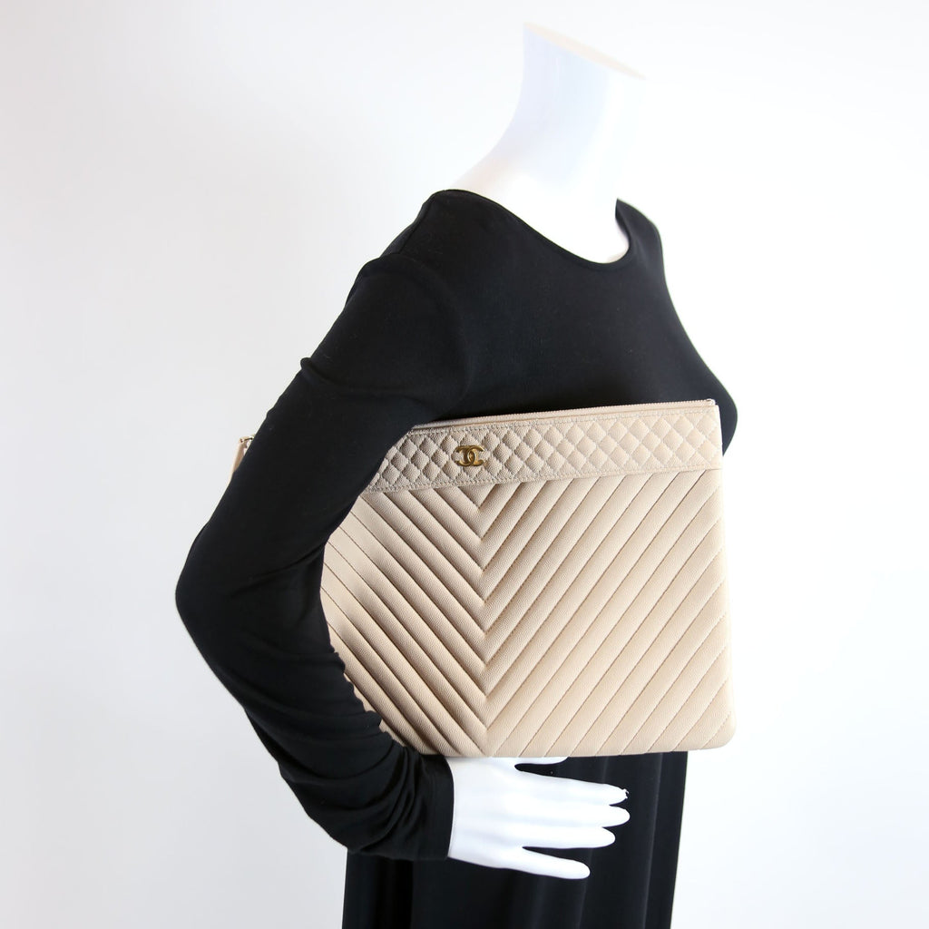 CC Cosmetic Case Quilted Large Caviar 24M