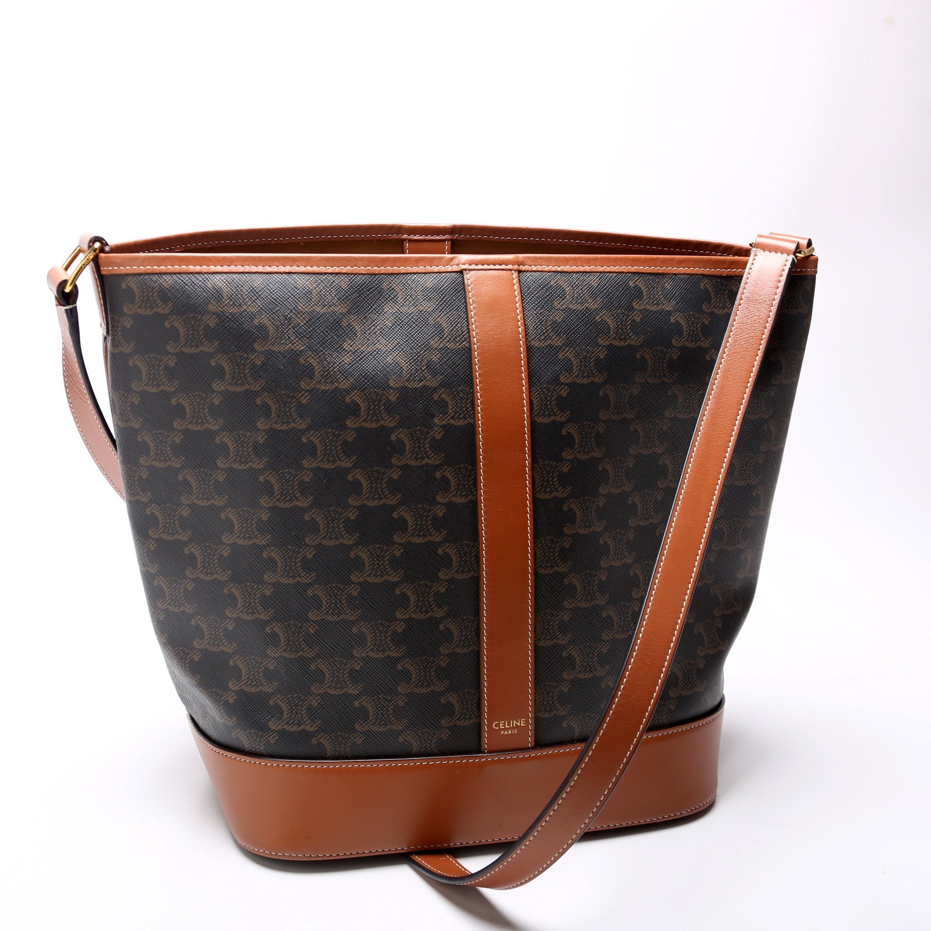 Triomphe Medium Bucket Bag