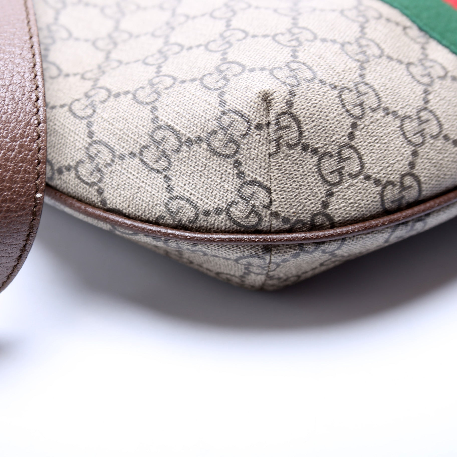 598125 Ophidia GG Supreme Small Shoulder Bag
