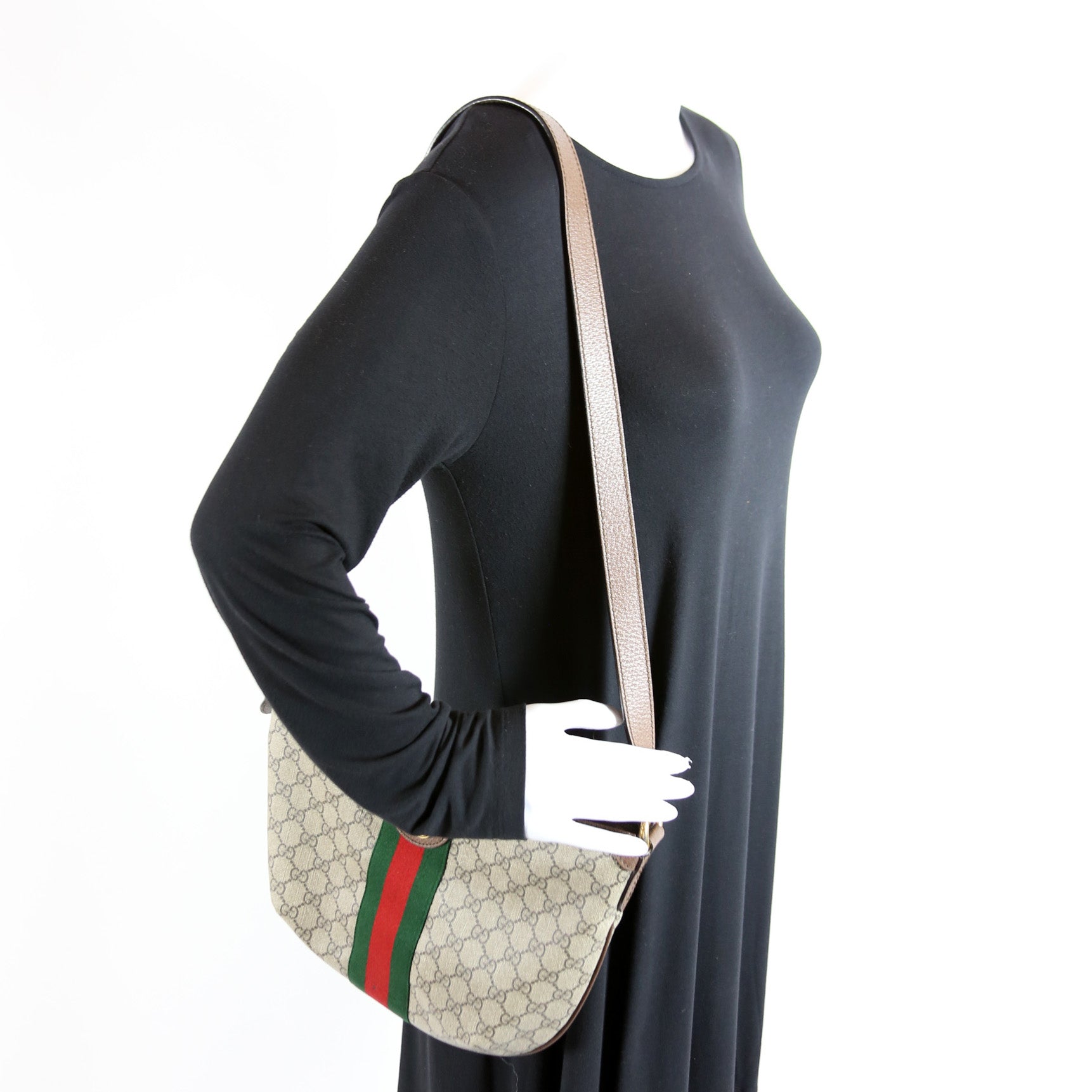 598125 Ophidia GG Supreme Small Shoulder Bag