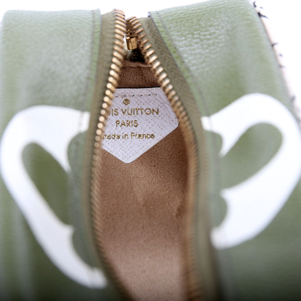 Beach Pouch Giant Monogram Kaki