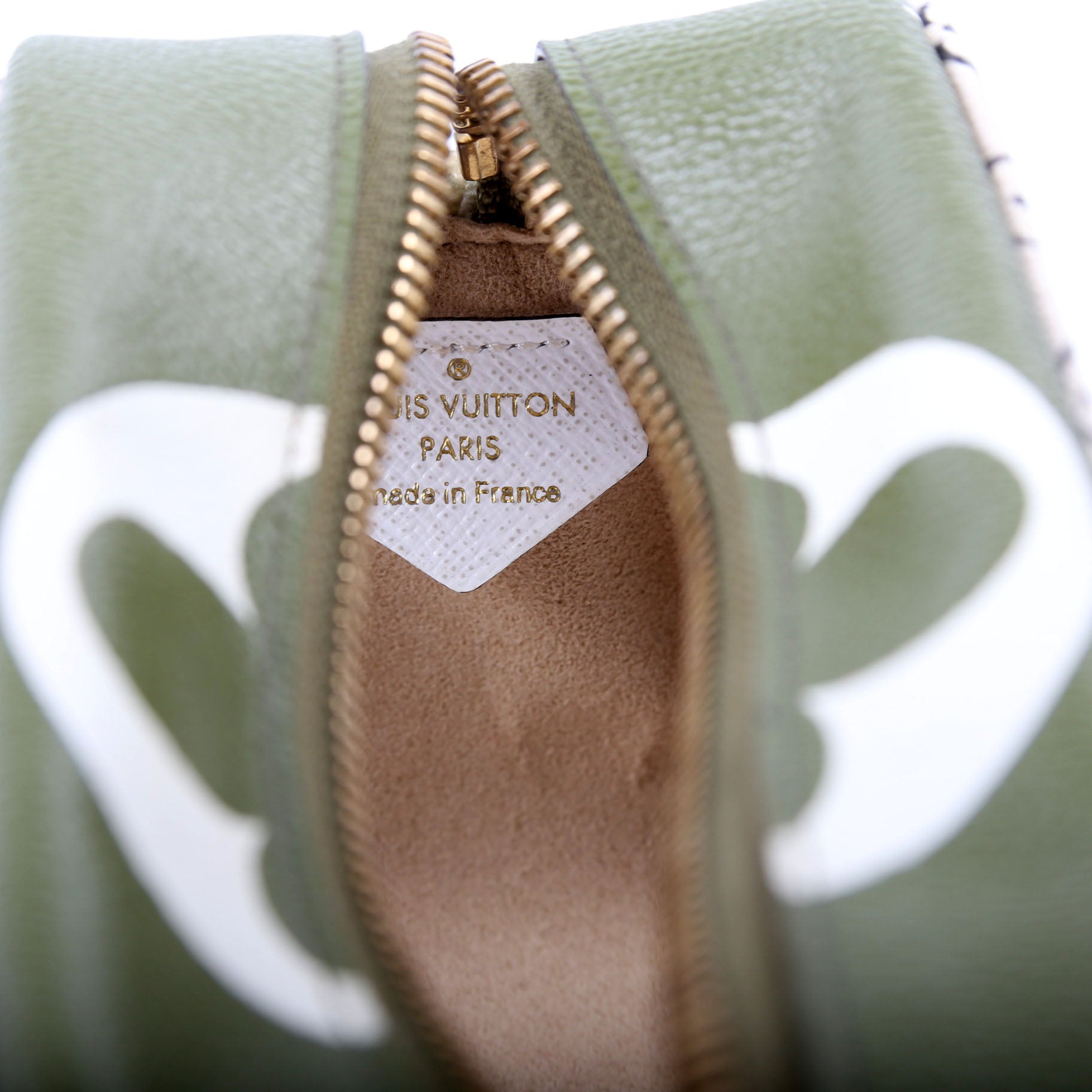 Beach Pouch Giant Monogram Kaki