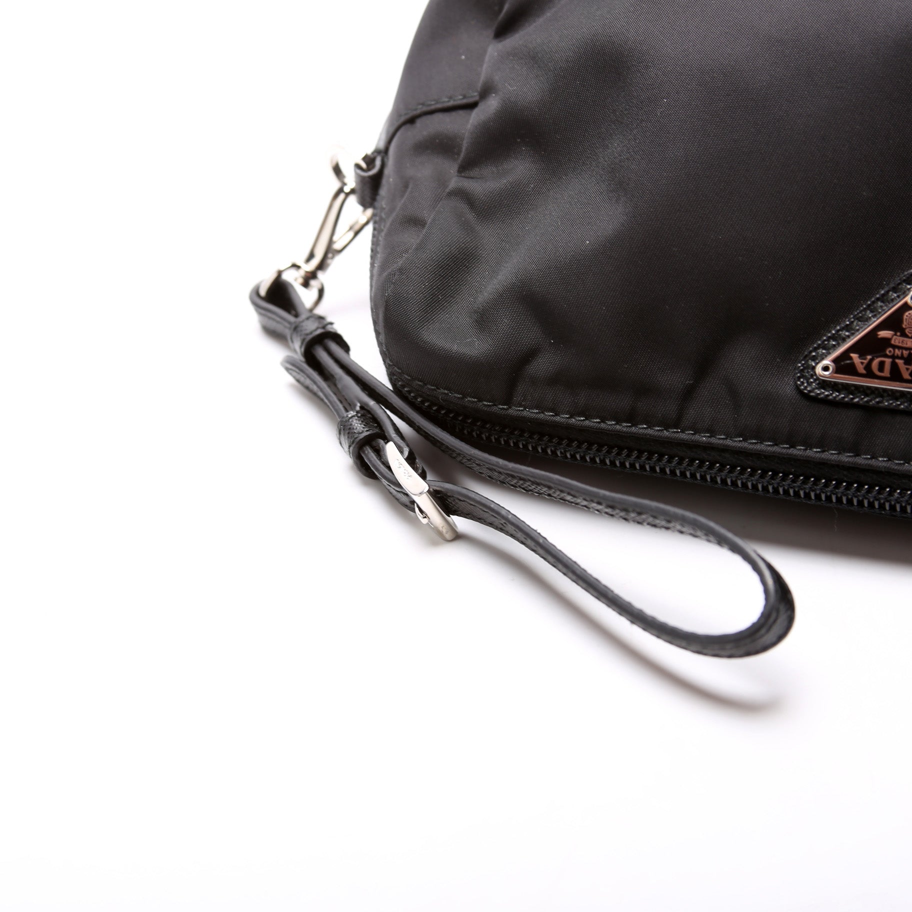 1NS693 Re-Nylon Pouch Black