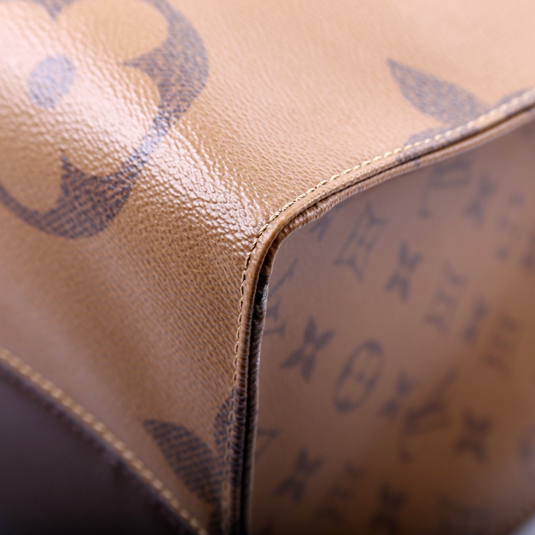 ONTHEGO GM Reverse Monogram